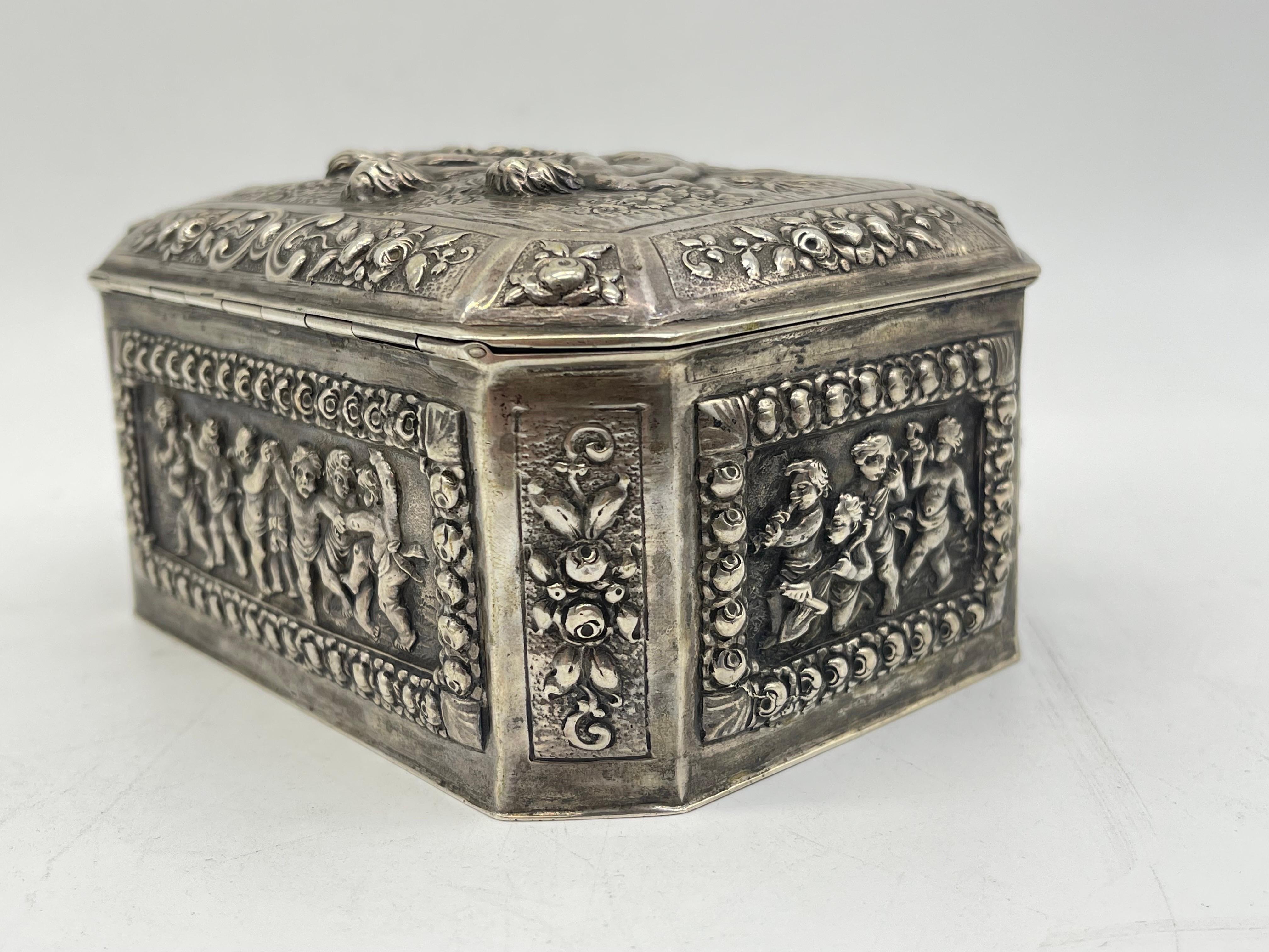 Antike 800er Silber Bonboniere-Schachtel mit Zuckerdeckel Christoph Widmann, Deutschland, vergoldet im Angebot 3