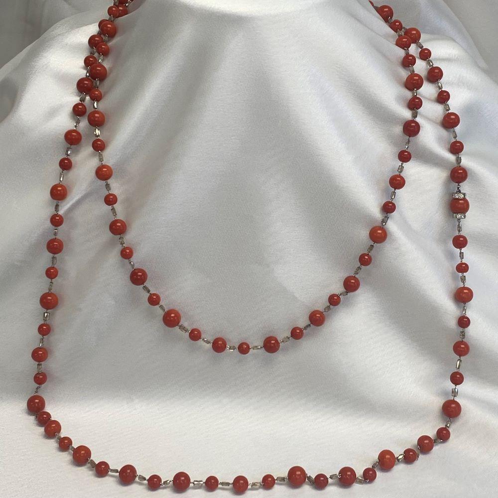 Antique 8.00ct Briolette Cut Diamond and Coral Necklace, Platinum In Excellent Condition For Sale In New York, NY