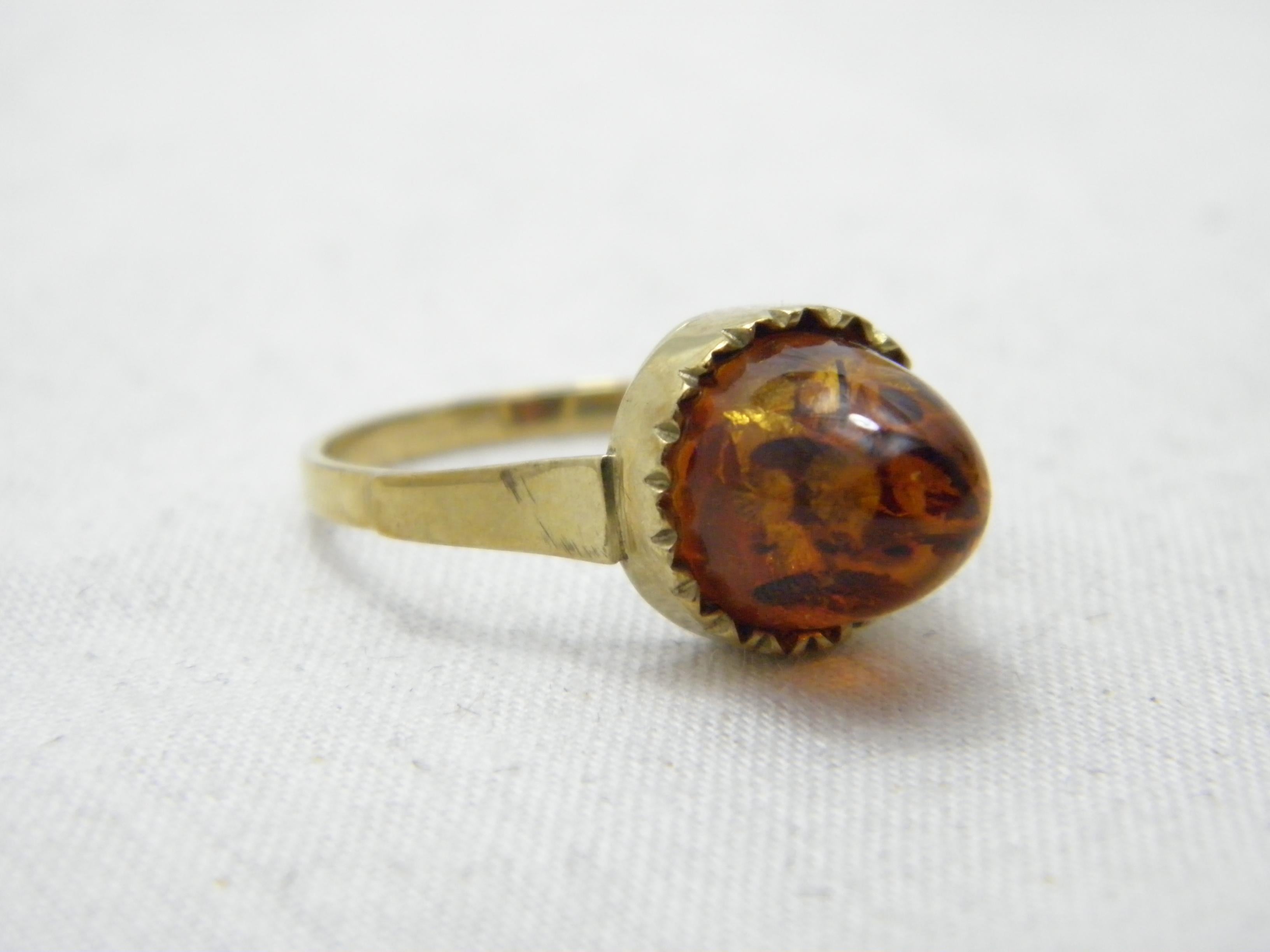 Antique 8ct Gold Baltic Amber Poison Ring Art Deco c1920 333 Purity In Good Condition For Sale In Camelford, GB