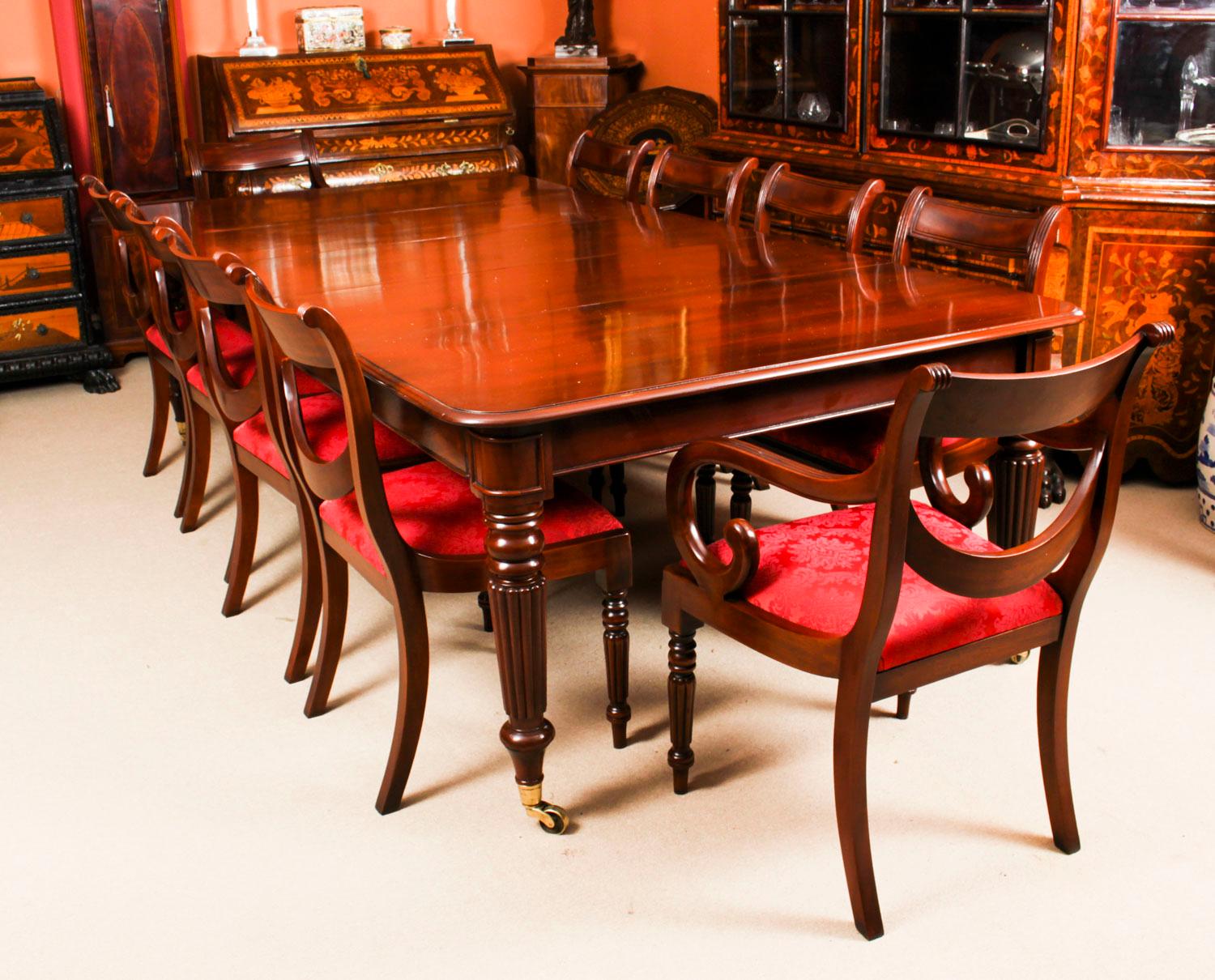 Antique Regency Flame Mahogany Extending Dining Table, 19th Century 1