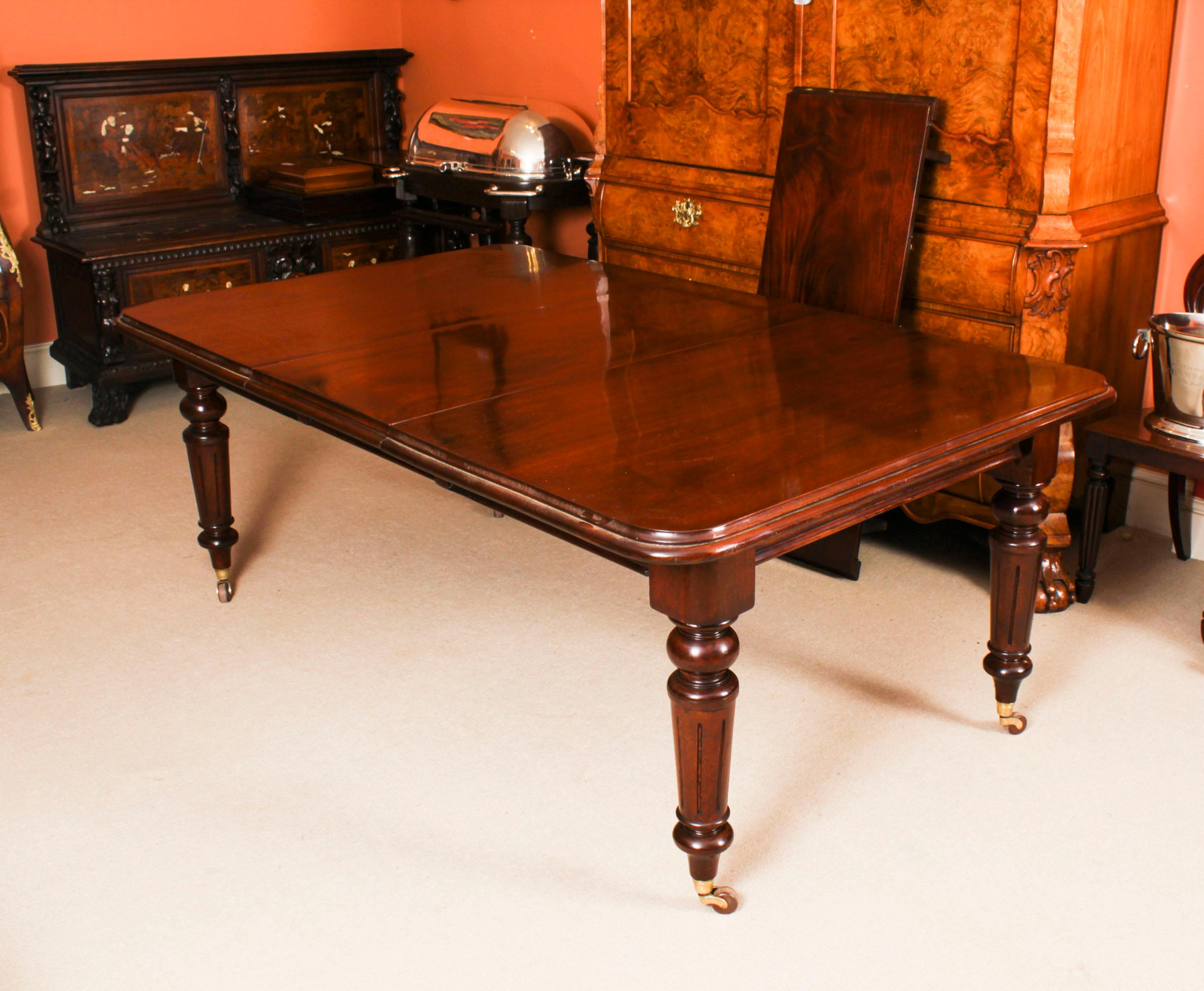 Antique 8ft Flame Mahogany Dining Table C1870 & 10 Regency Revival Chairs In Good Condition In London, GB