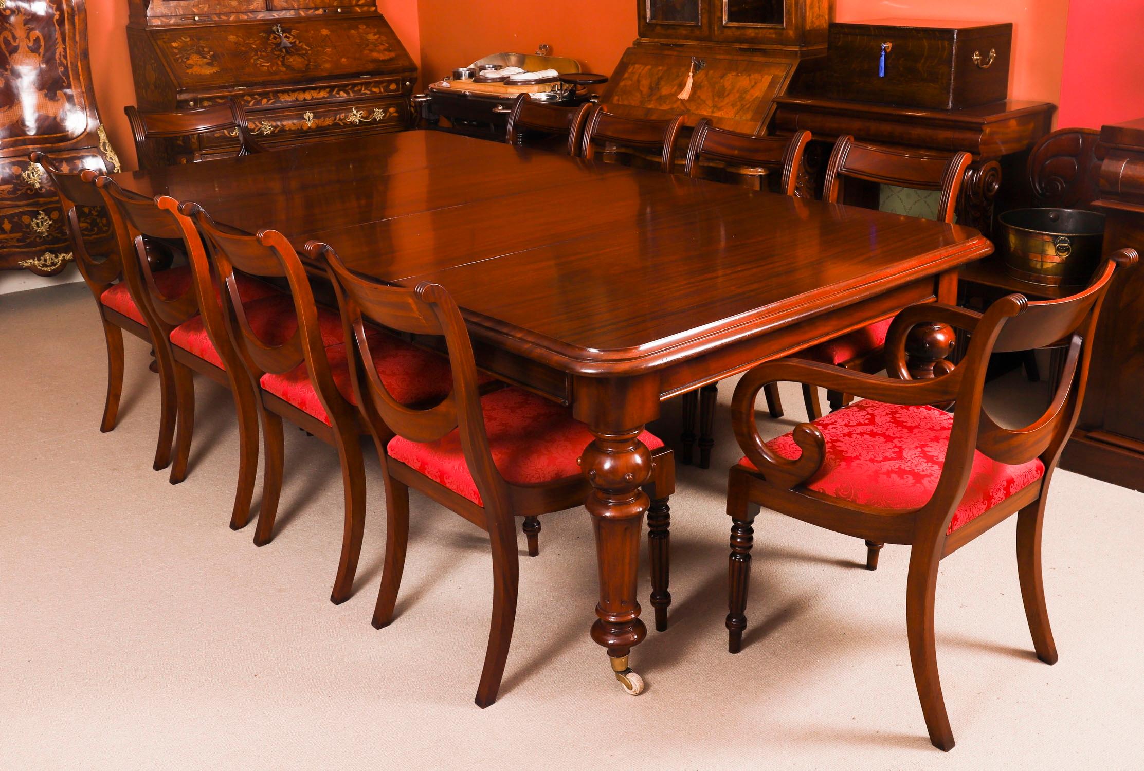 Antique 8ft Victorian Flame Mahogany Extending Dining Table C1870 In Good Condition For Sale In London, GB