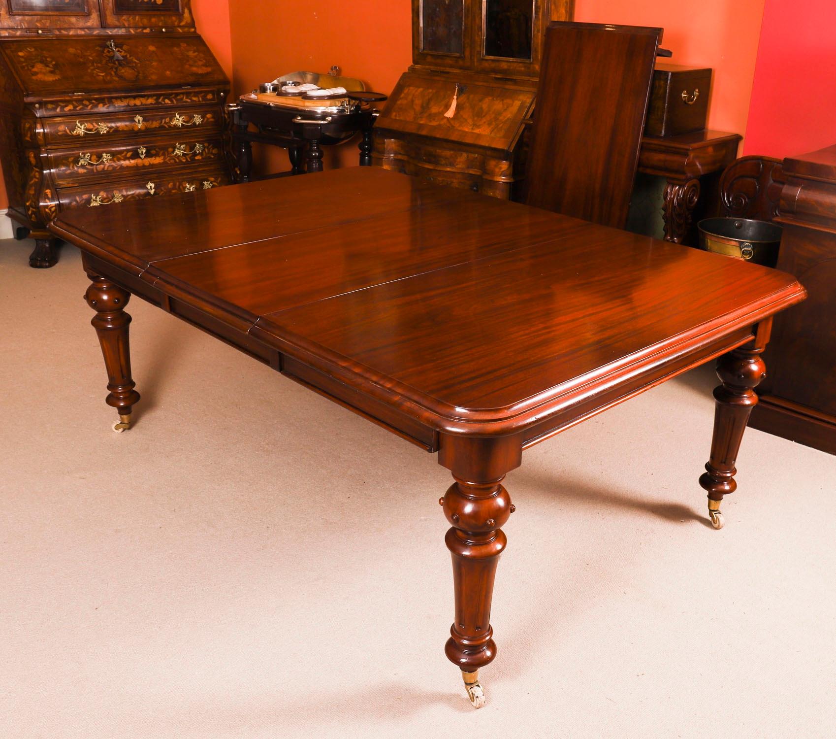 Late 19th Century Antique 8ft Victorian Flame Mahogany Extending Dining Table C1870 For Sale
