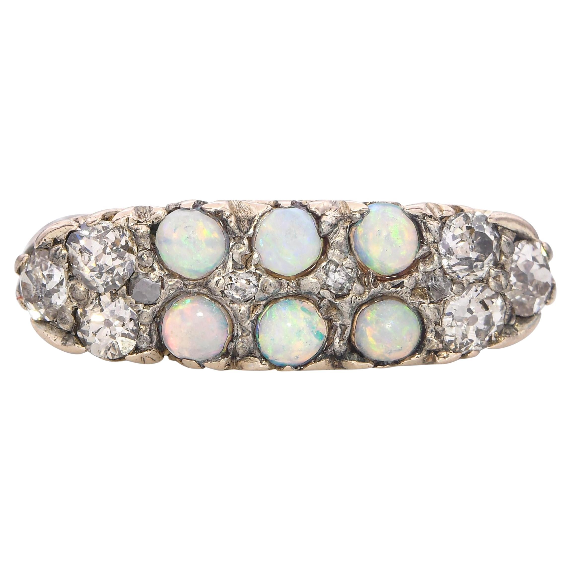 Antiker 8k Gelbgold 0,36tcw Old Mine Cut Diamant und Opal Filigran Ring im Angebot
