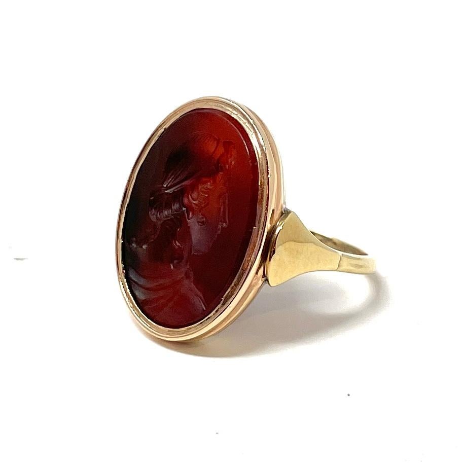 Antique 9 Carat Gold Carnelian Signet Ring In Good Condition For Sale In New Orleans, LA