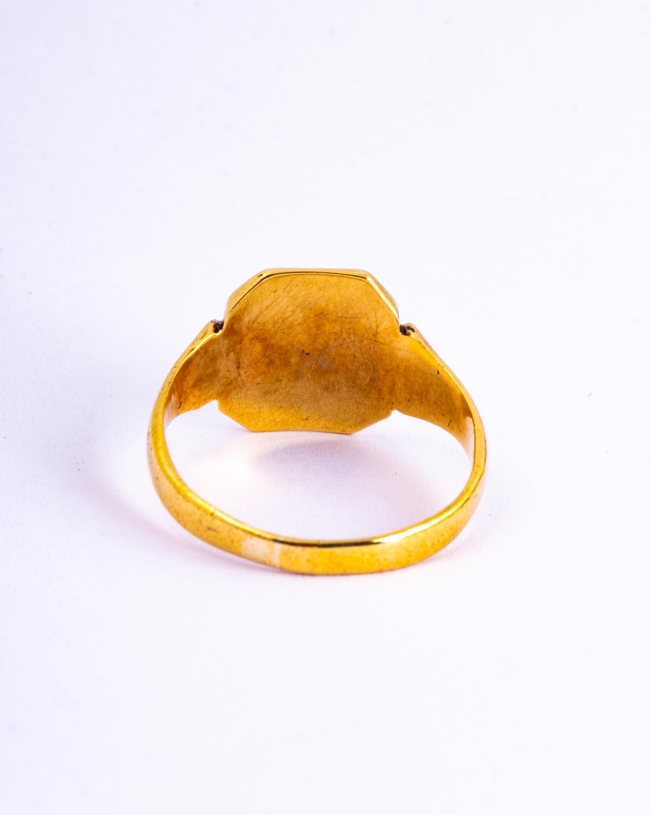 Antique 9 Carat Gold Signet Ring In Good Condition In Chipping Campden, GB
