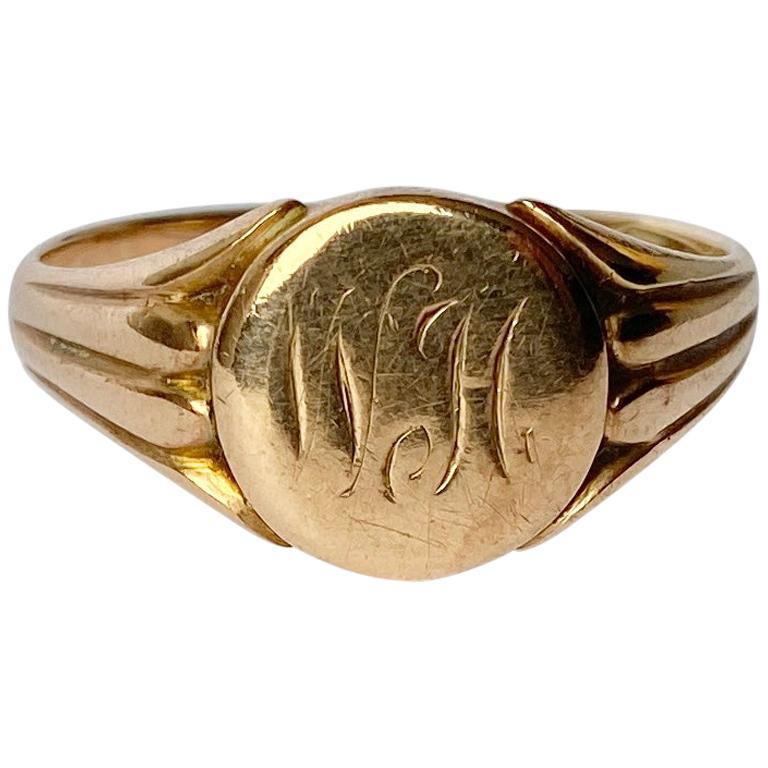 Antique 9 Carat Gold Signet Ring For Sale