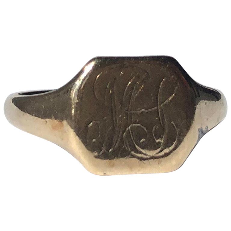 Antique 9 Carat Gold Signet Ring For Sale