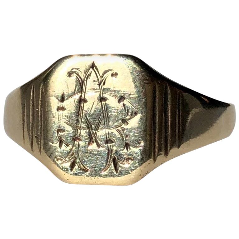 Antique 9 Carat Gold Signet Ring For Sale at 1stDibs
