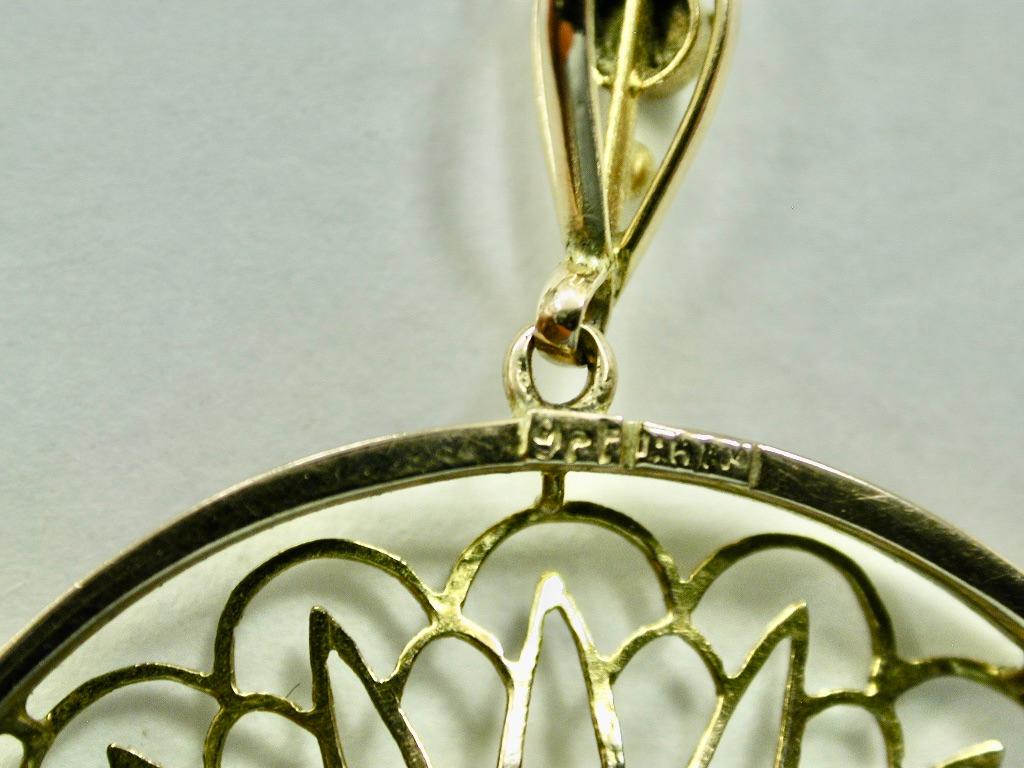 Edoardiano Antico ciondolo in oro 9 ct con granato e perle di mare su catena originale 9 ct Circa 1910 in vendita