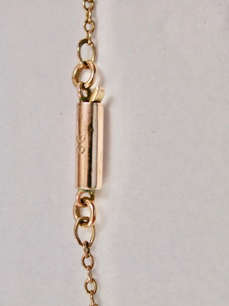 Antico ciondolo in oro 9 ct con granato e perle di mare su catena originale 9 ct Circa 1910 In condizioni buone in vendita a London, GB
