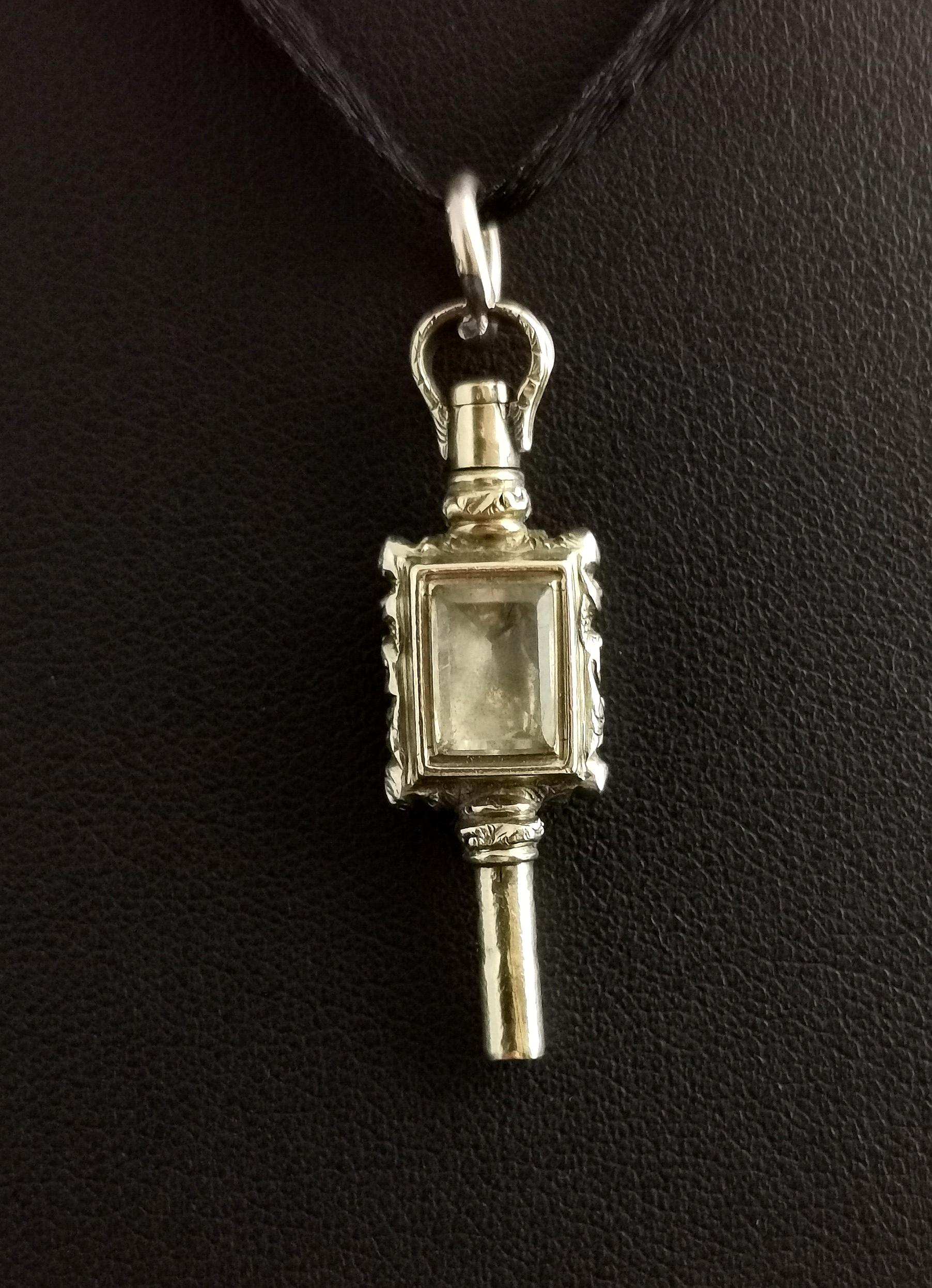 Women's or Men's Antique 9 Karat Gold Watch Key Pendant, Victorian