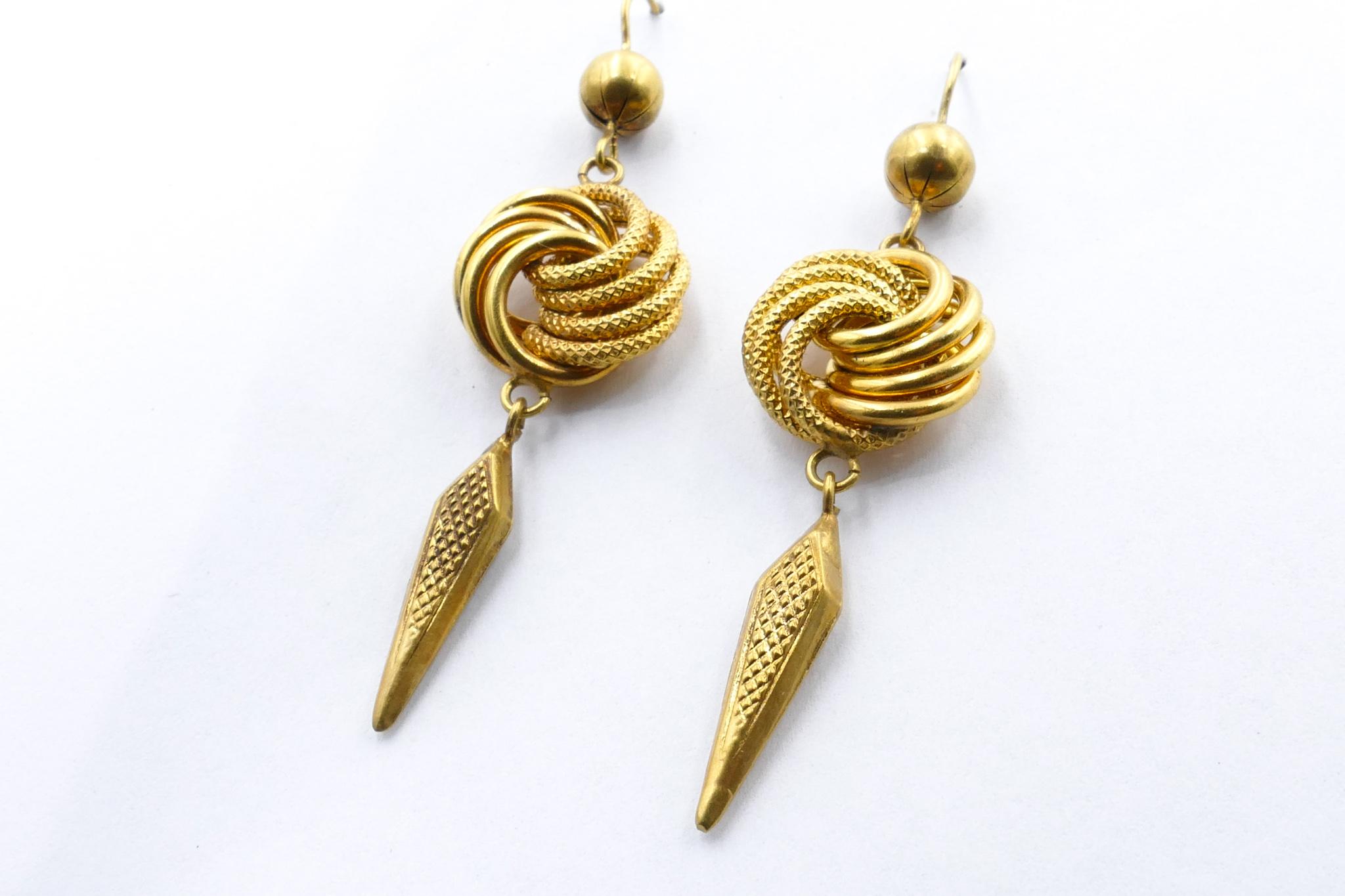 These handmade Victorian Drop Knot Earrings crafted in Yellow Gold are in excellent condition for age.
They are light on the ear & very, very wearable, even daily.
Total Weight 6.03 grams
Valuation attached.

