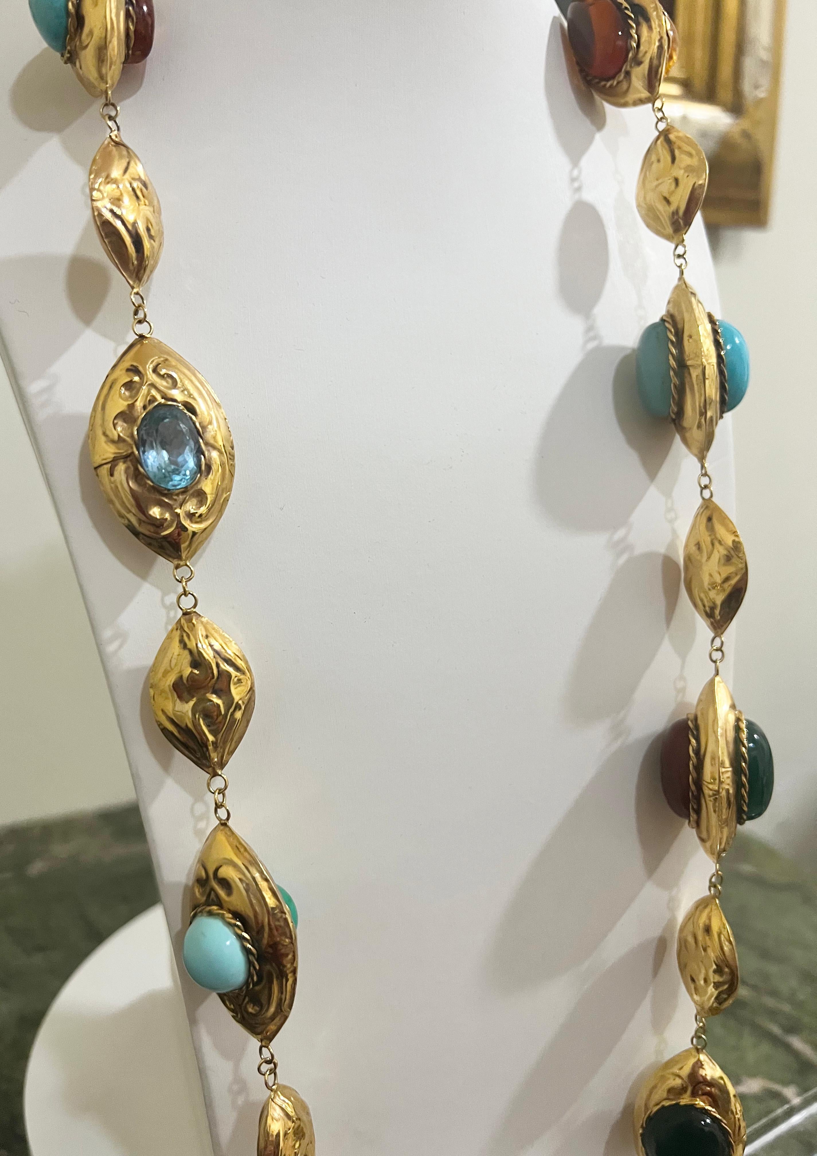 Antique 9 Karat Yellow Gold Pendant Necklace For Sale 2