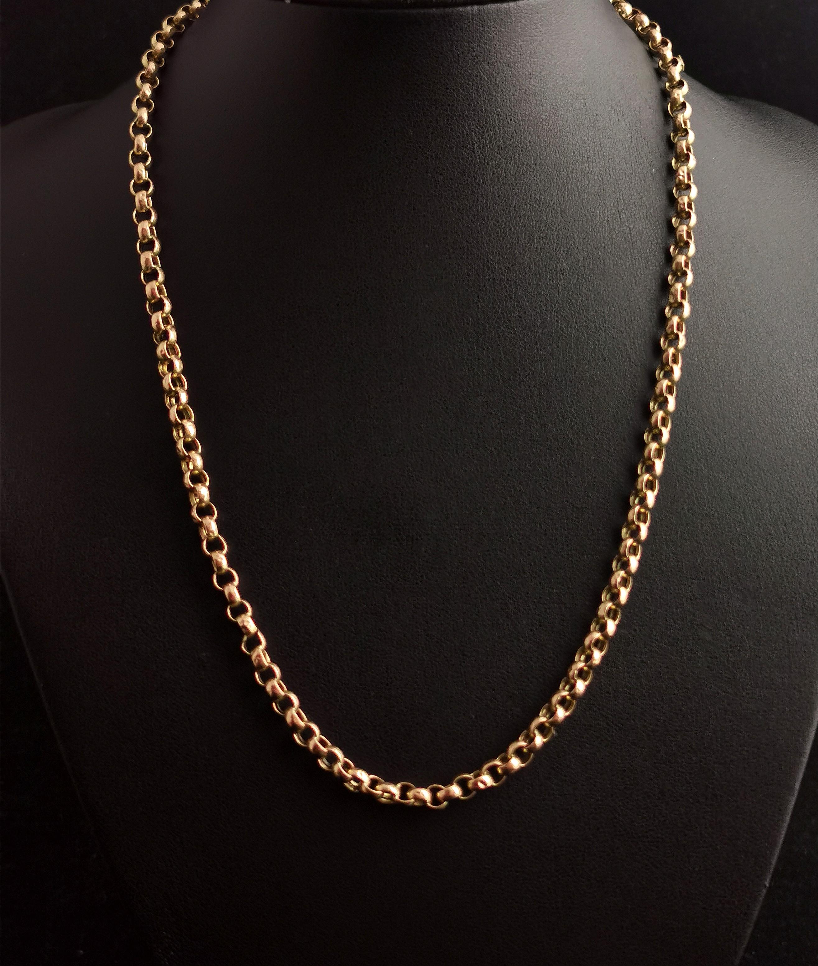 A beautiful antique, Edwardian era 9kt gold Belcher or rolo link chain necklace.

Rich yellow gold links with a round design link, it appears quite a chunky chain as it has wider links.

Perfect for adding your favourite charms, pendants or lockets,