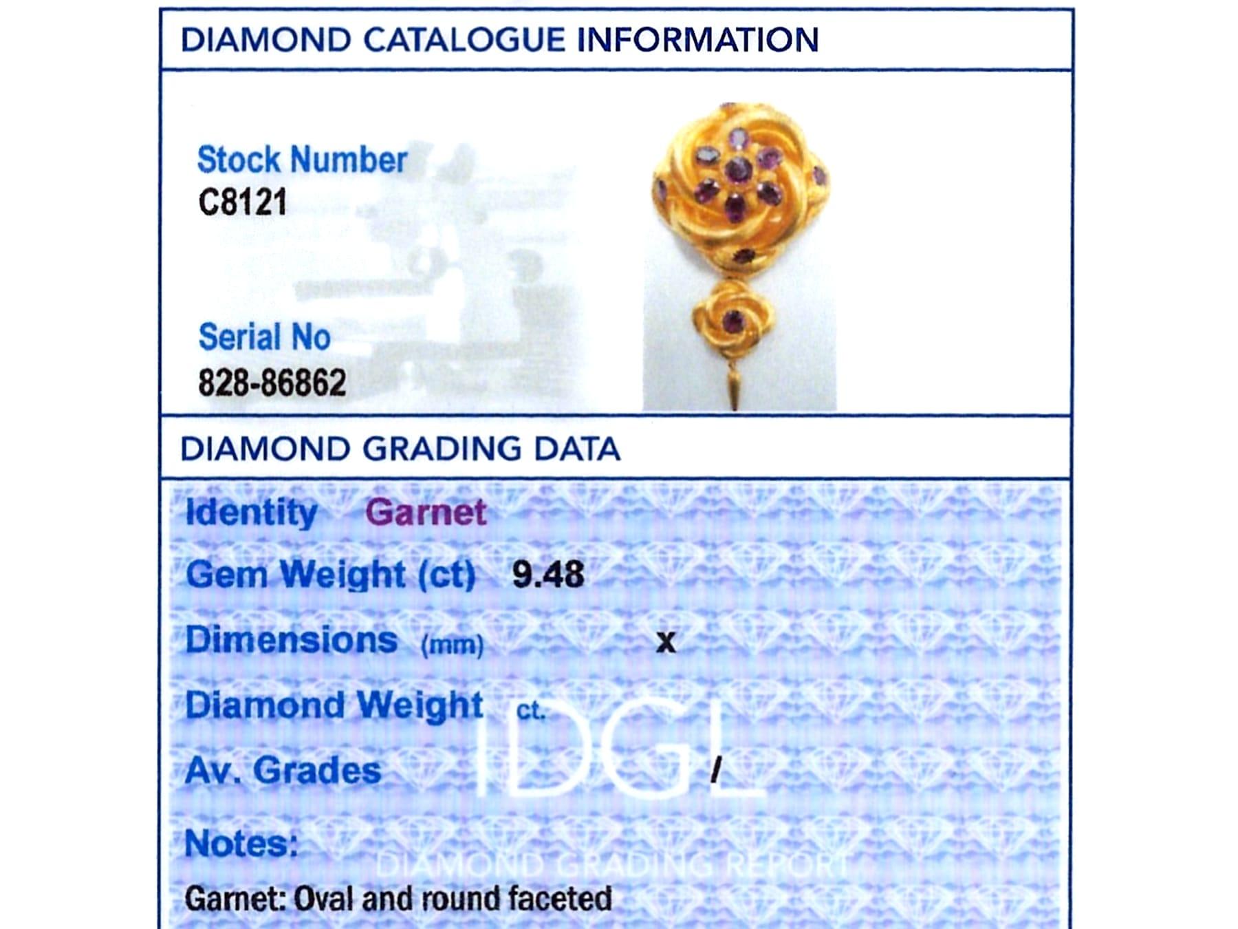Broche/pendentif ancien en or jaune 21 carats et grenat de 9,48 carats en vente 2