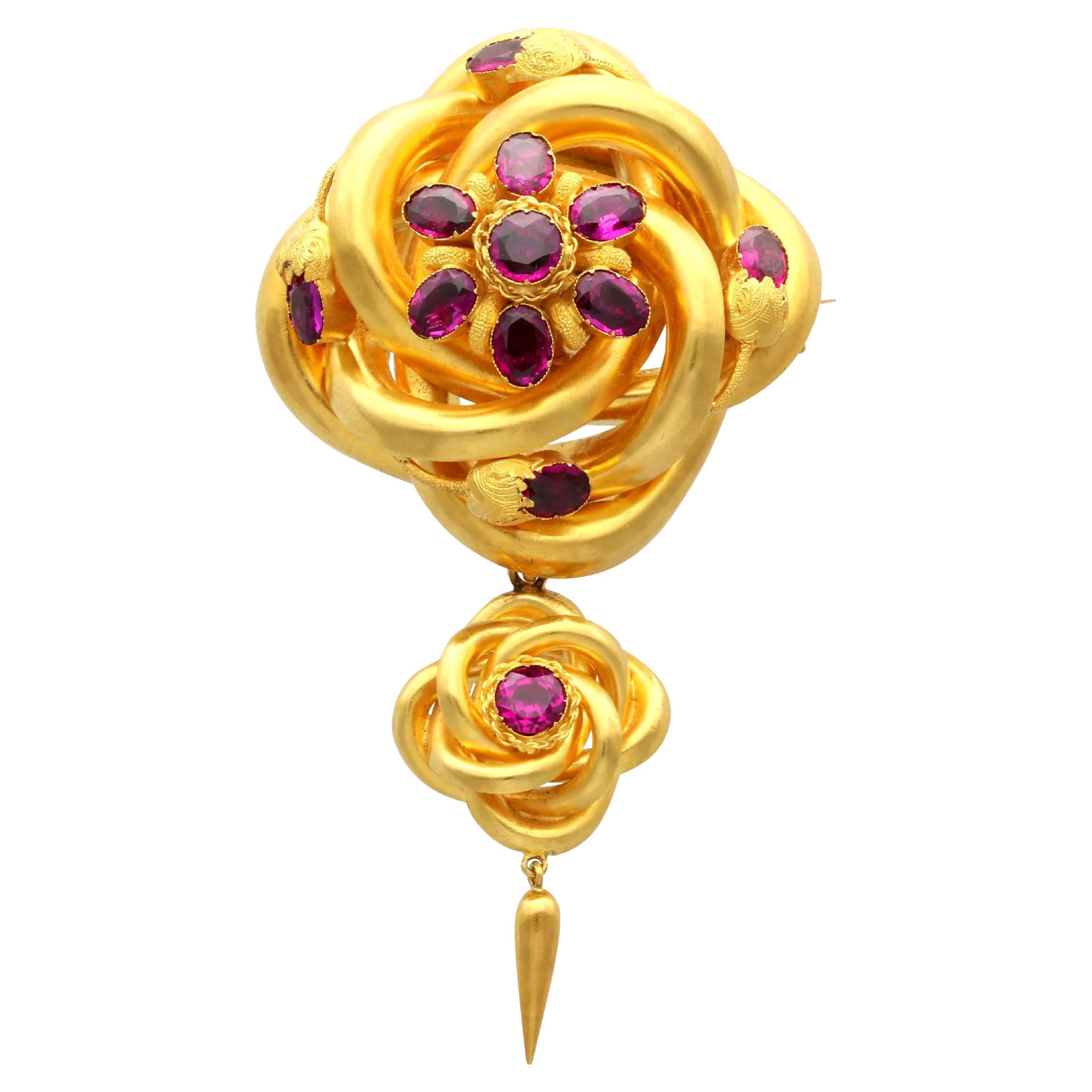Antique 9.48 Carat Garnet and 21k Yellow Gold Brooch/Pendant For Sale