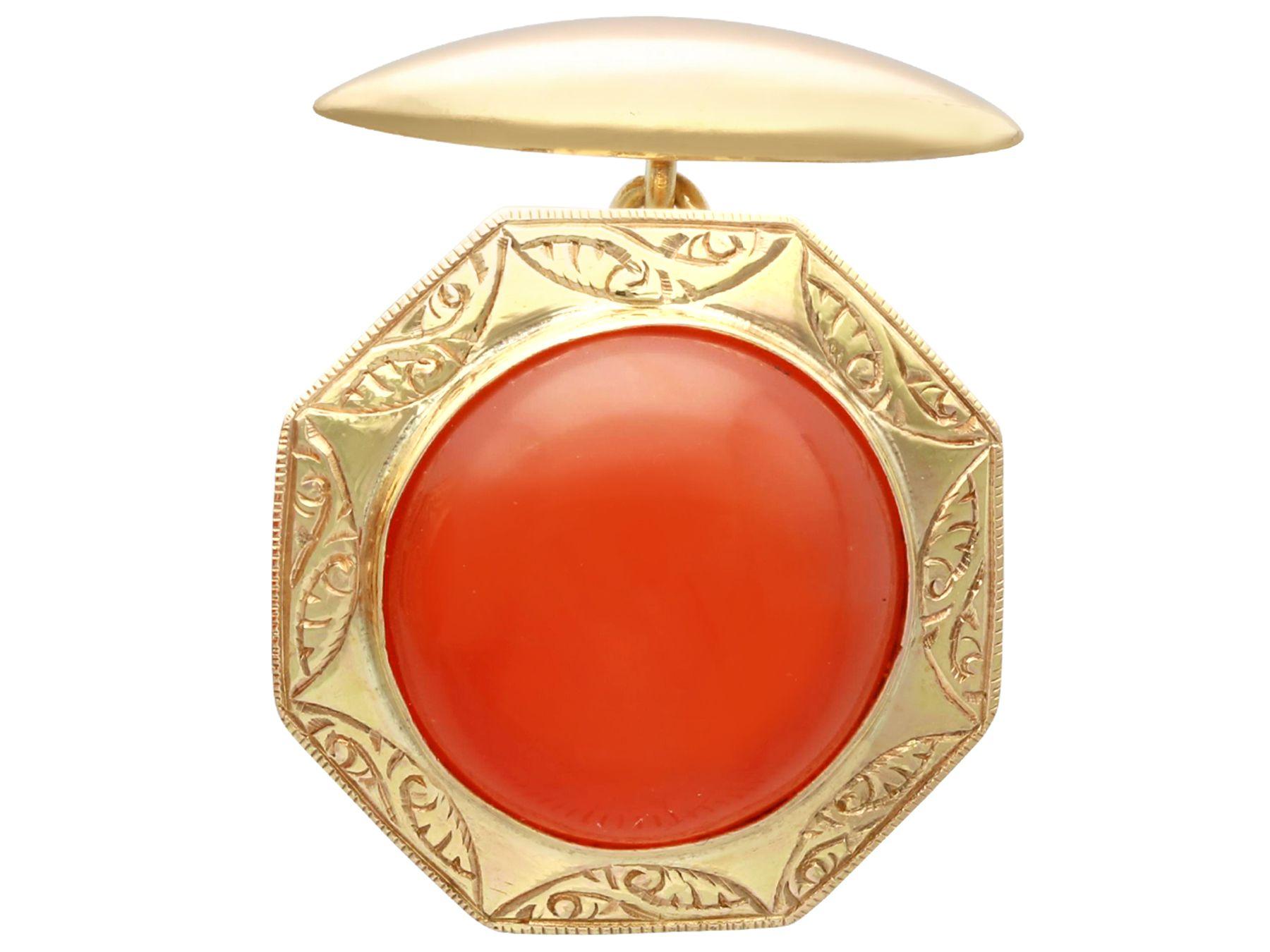 Antique 9.78 Carat Carnelian and Yellow Gold Cufflinks, Circa 1890 In Excellent Condition For Sale In Jesmond, Newcastle Upon Tyne