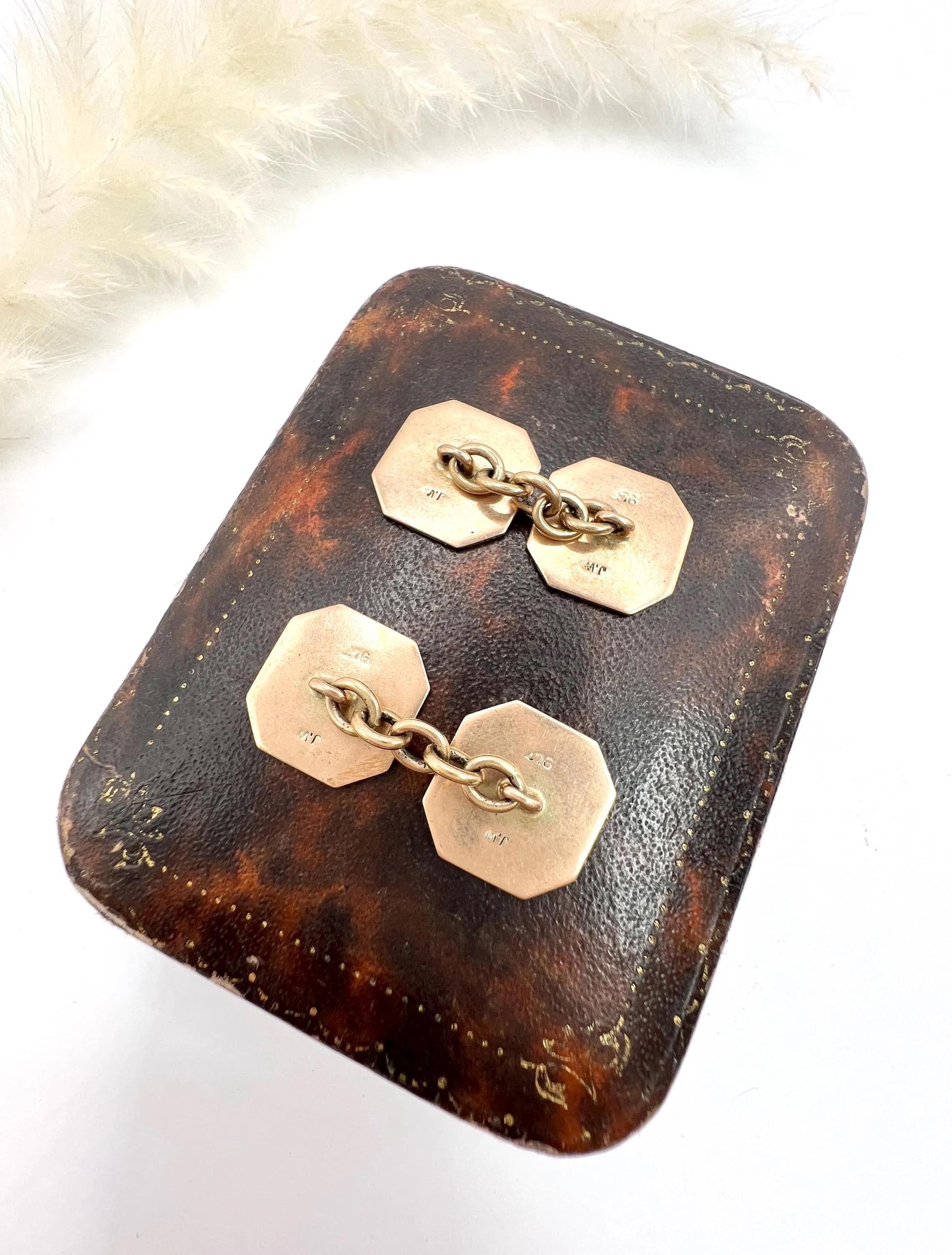 Antique 9ct Gold 1920s Art Deco Octagonal Shaped Engine Turned Enamel Cufflinks In Good Condition For Sale In Brighton, GB