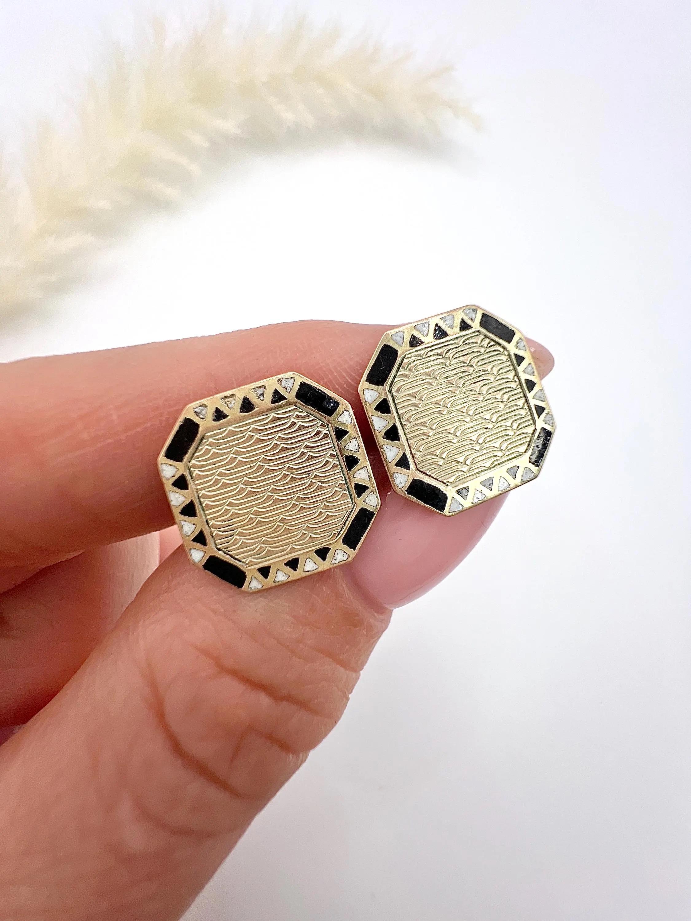 Antique 9ct Gold 1920s Art Deco Octagonal Shaped Engine Turned Enamel Cufflinks For Sale 2