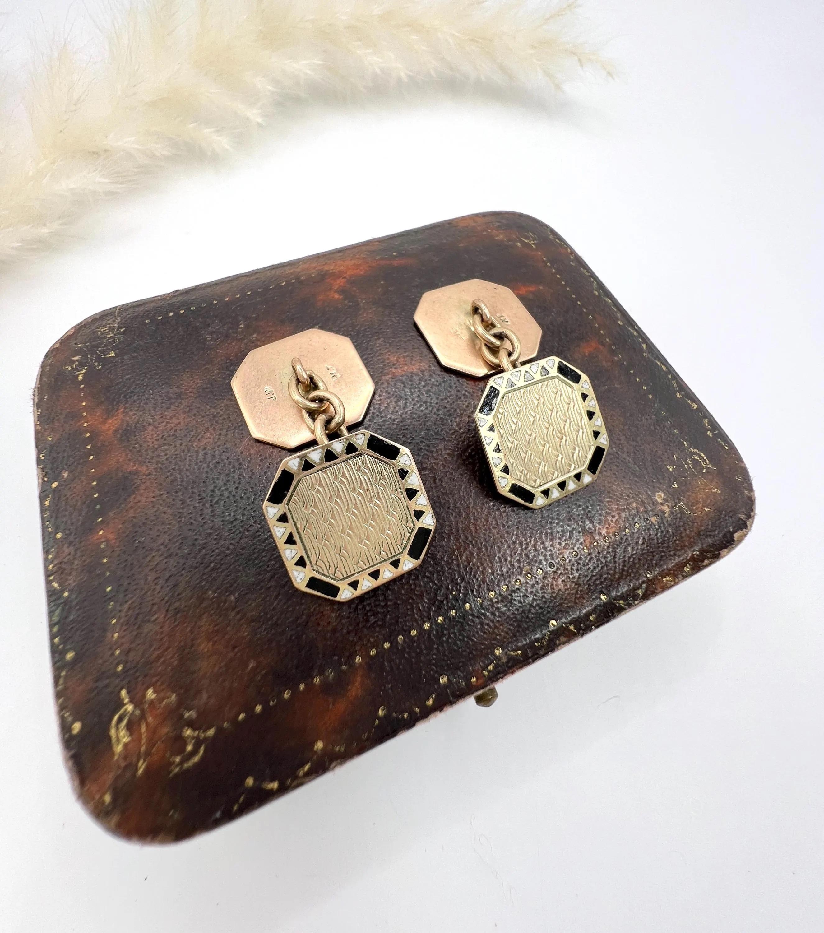 Antique 9ct Gold 1920s Art Deco Octagonal Shaped Engine Turned Enamel Cufflinks For Sale 3