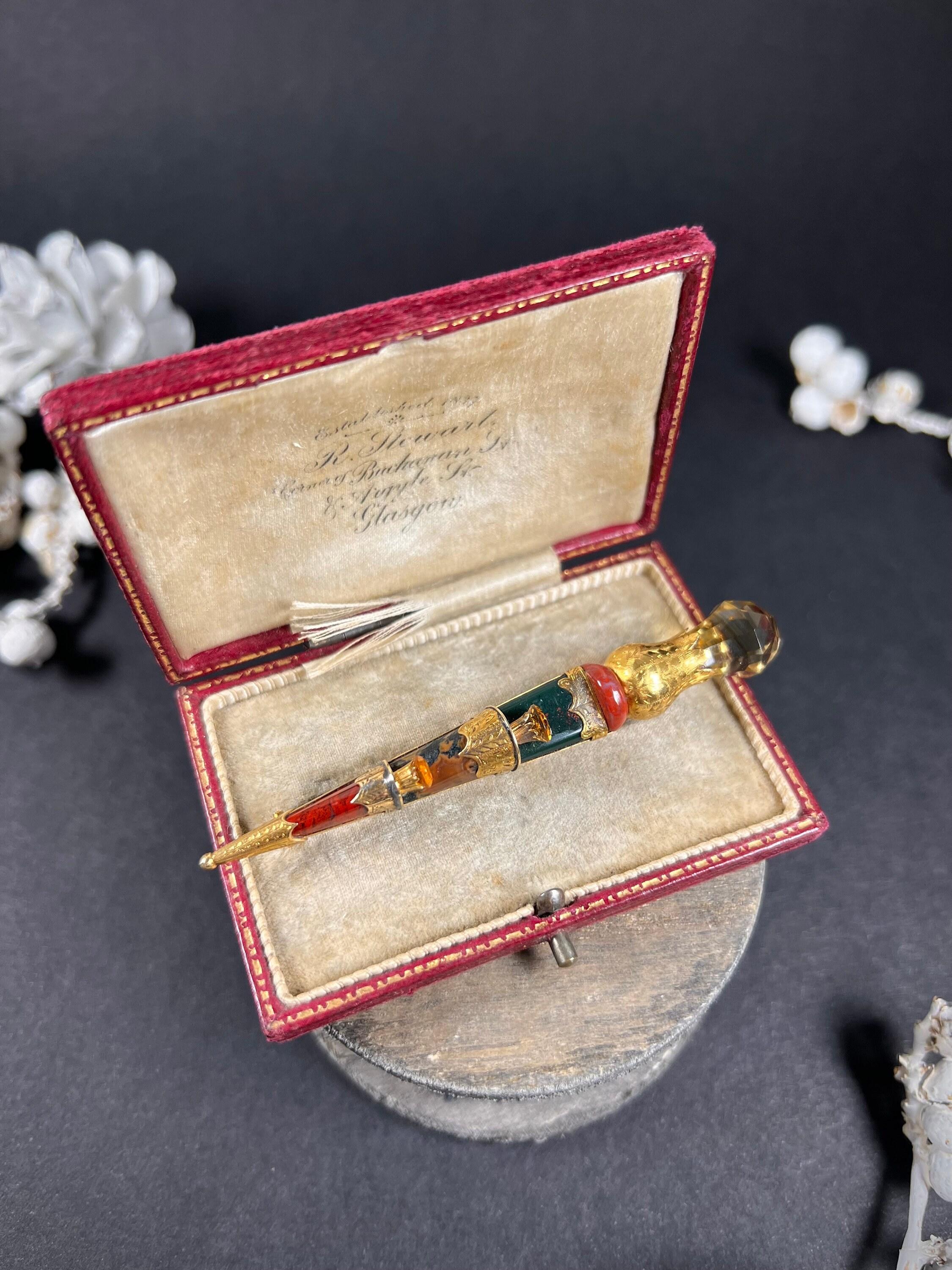 Antique 9ct Gold, 1920s Scottish Agate & Citrine Dirk Kilt Pin For Sale 2