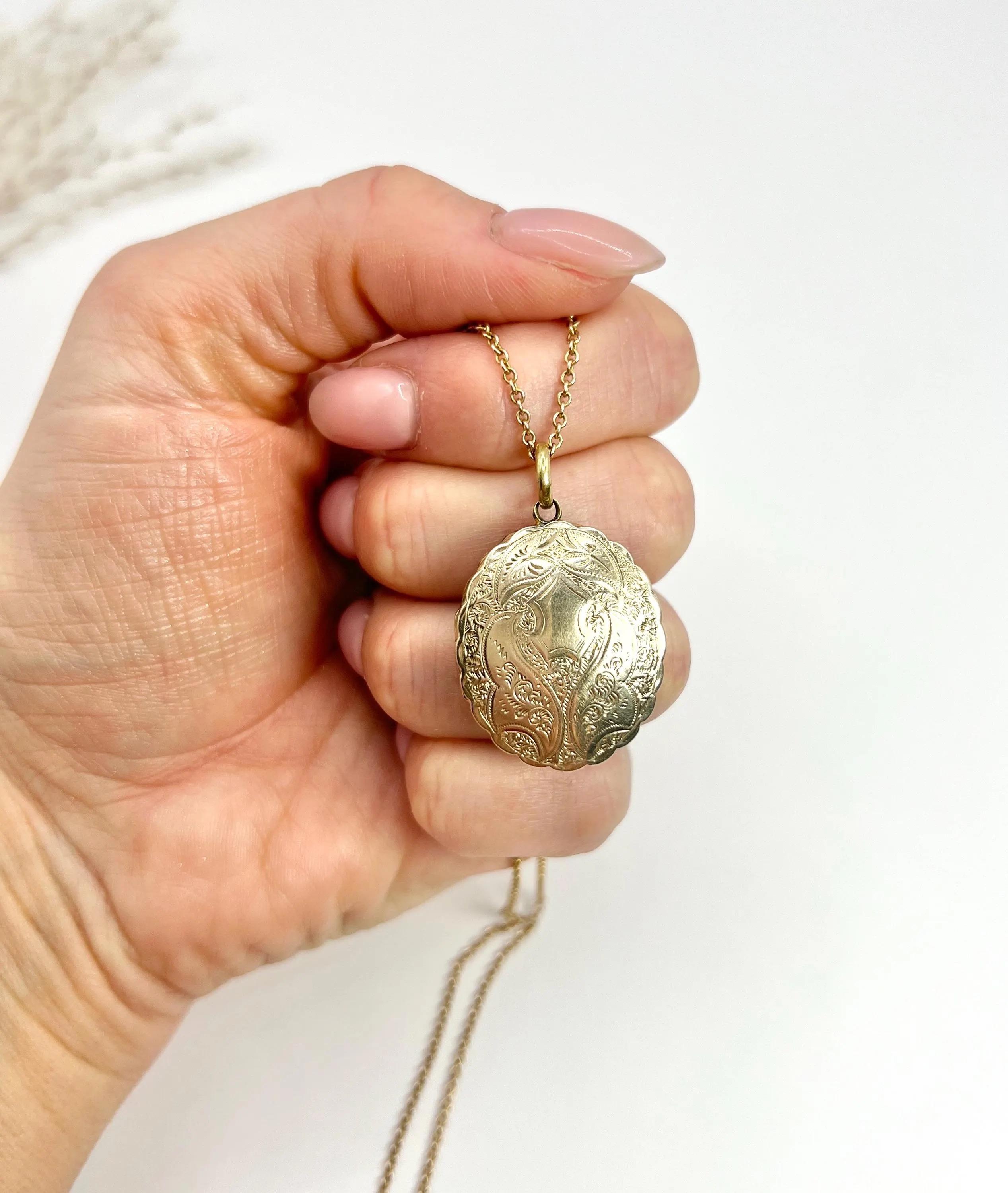 Médaillon ancien en or 9ct avec gravure sur le devant et le dos, de forme ovale et à cadres multiples, de style victorien en vente 6