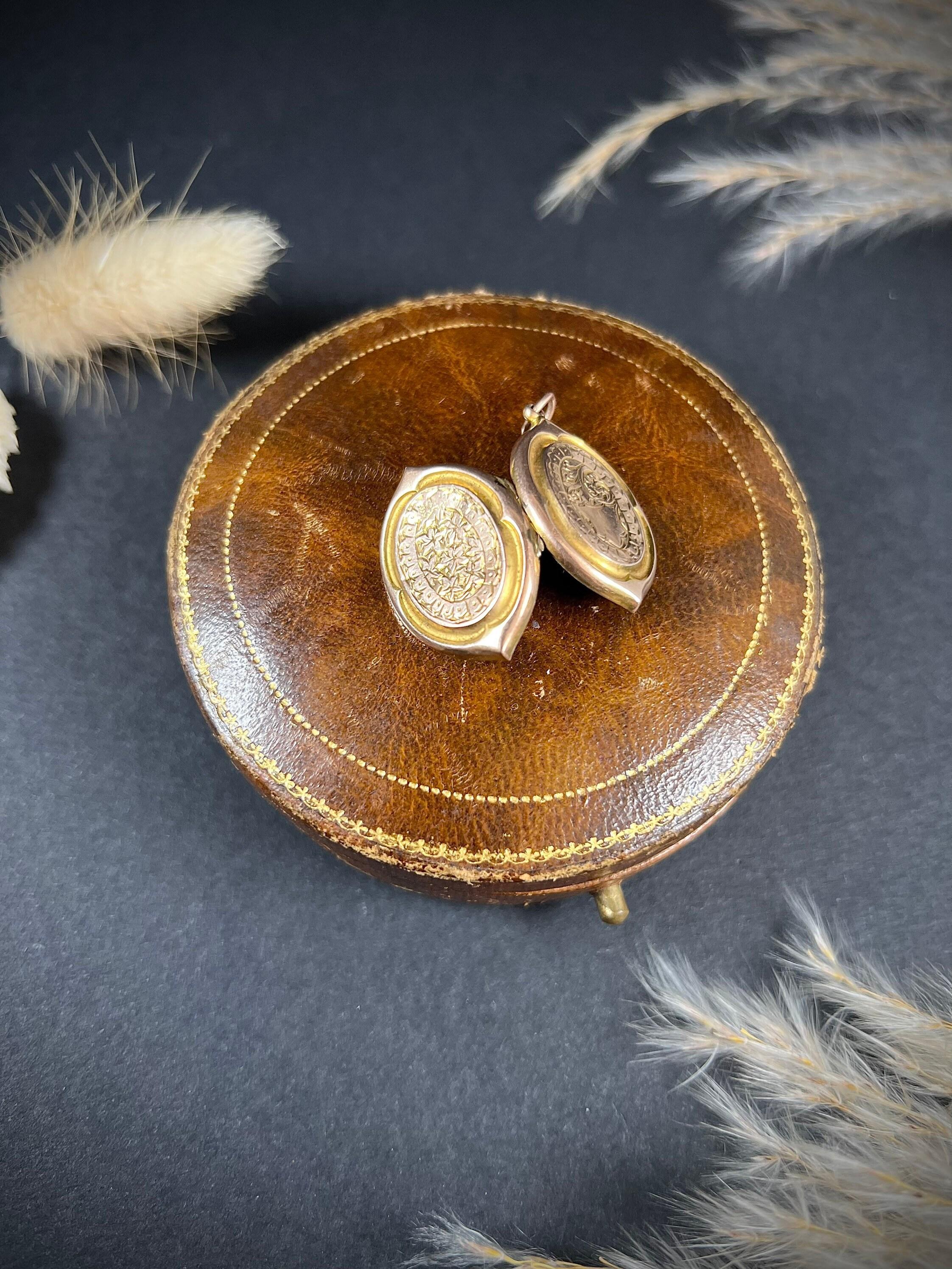 Antique médaillon ovale victorien en or 9ct avec dos et front en vente 1