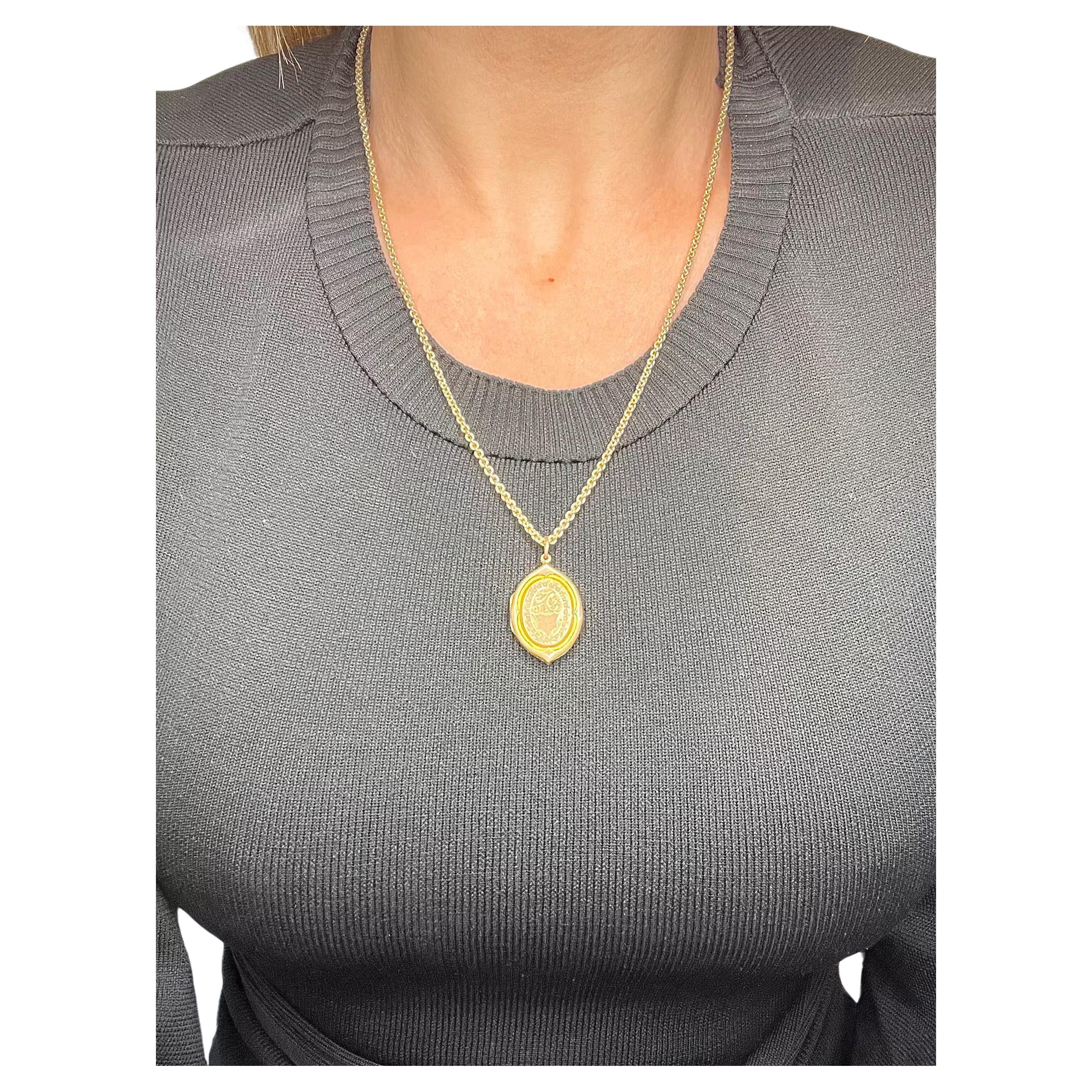 Antique 9ct Gold Back 
Front Victorian Oval Locket