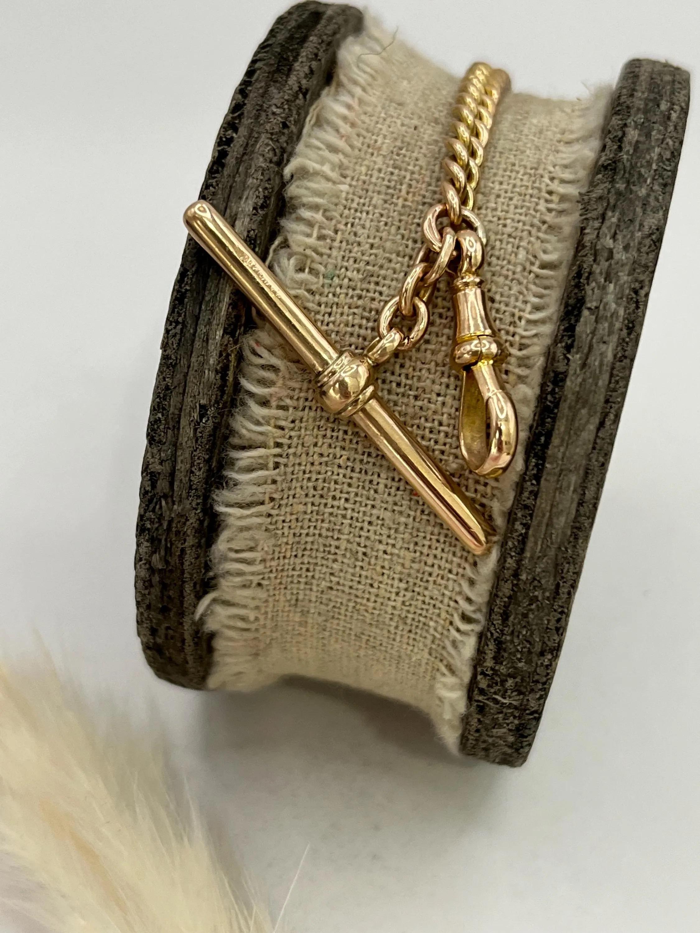 Bracelet ancien en or 9ct, avec barre en T, Circa 1900 en vente 2