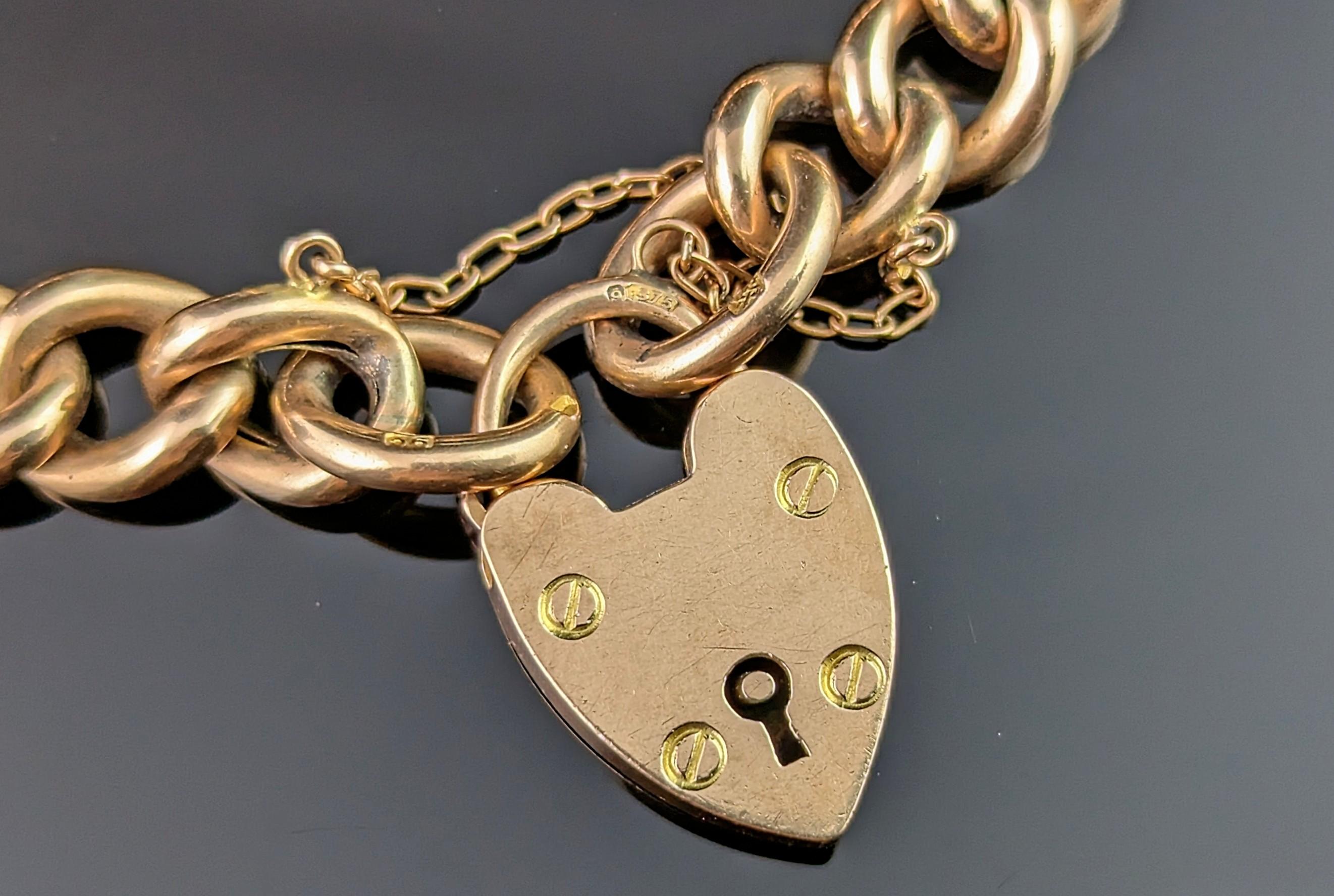 Antique 9ct gold curb link bracelet, Edwardian, Heart padlock  1