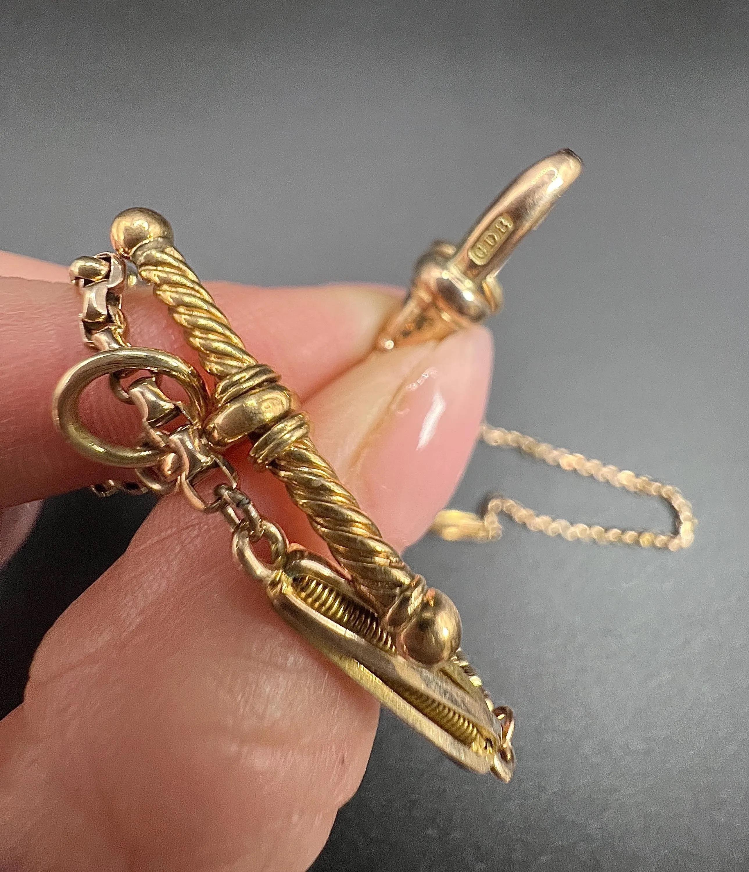 Edoardiano Antica catena Belcher in oro 9ct, Edwardian 22 Inch Fancy Twist Link con barra a T in vendita