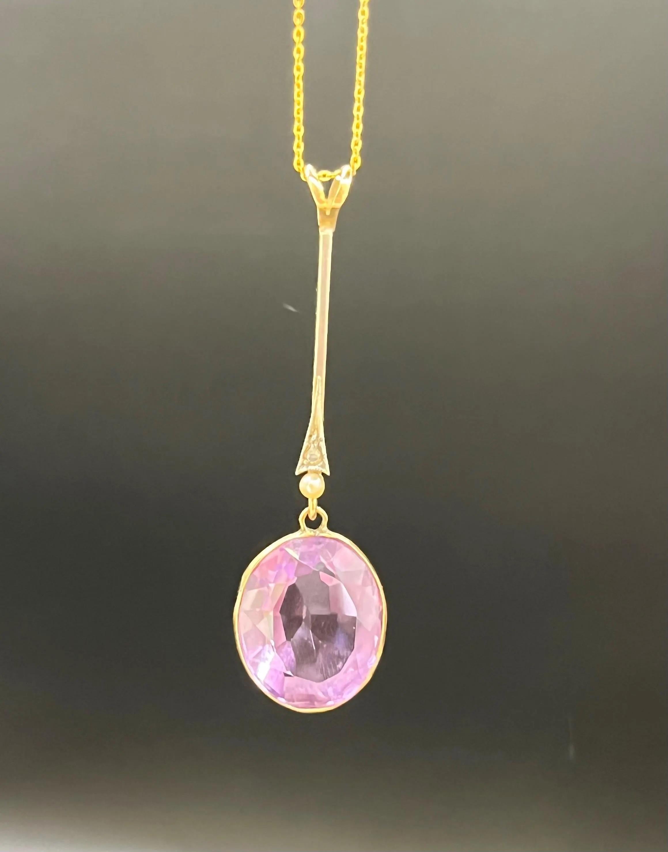 Antiguo colgante eduardiano de oro de 9 ct con amatista, perla y diamante rosa Circa 1910 en Bueno estado para la venta en Brighton, GB