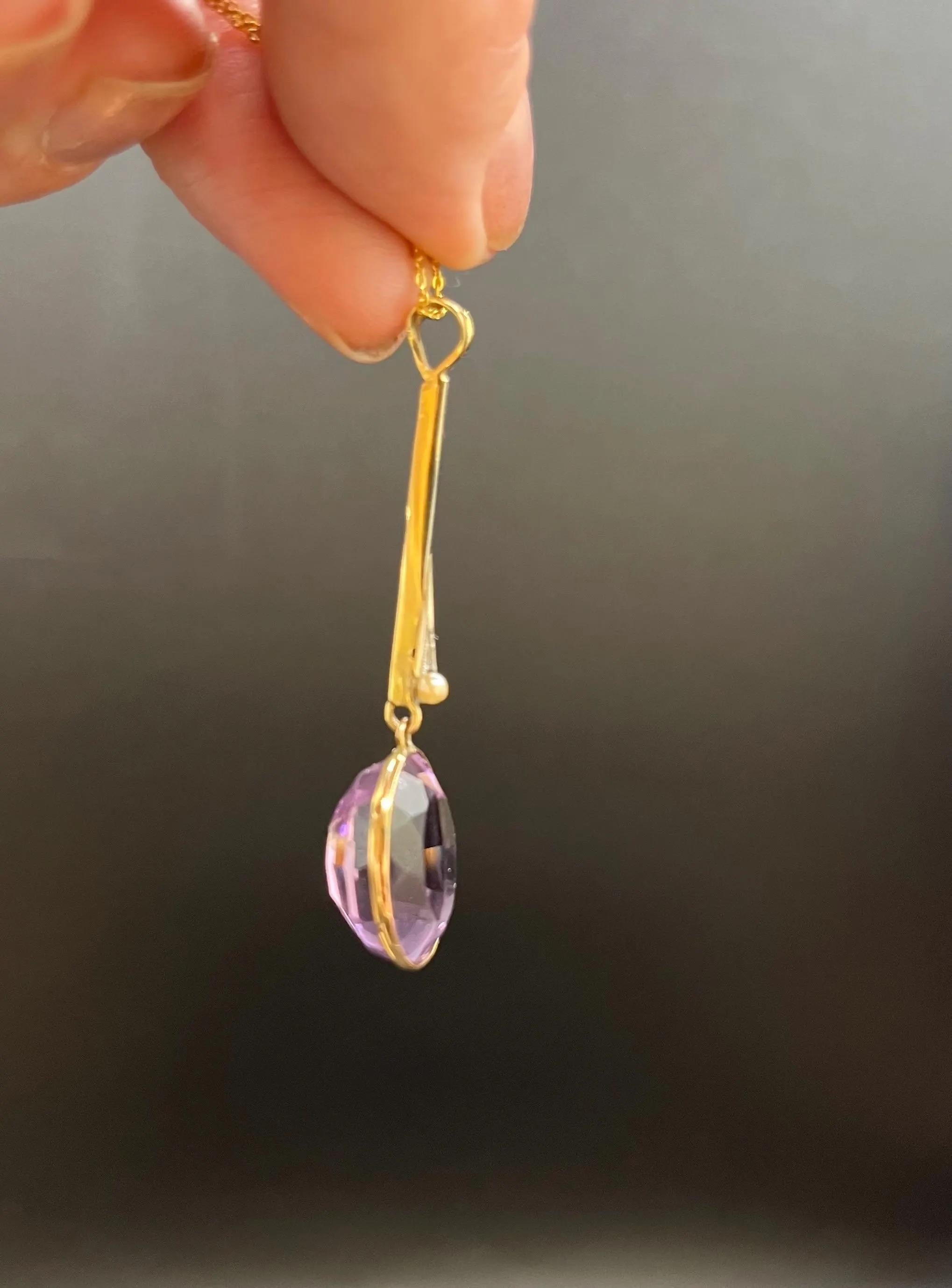 Antiguo colgante eduardiano de oro de 9 ct con amatista, perla y diamante rosa Circa 1910 en venta 3