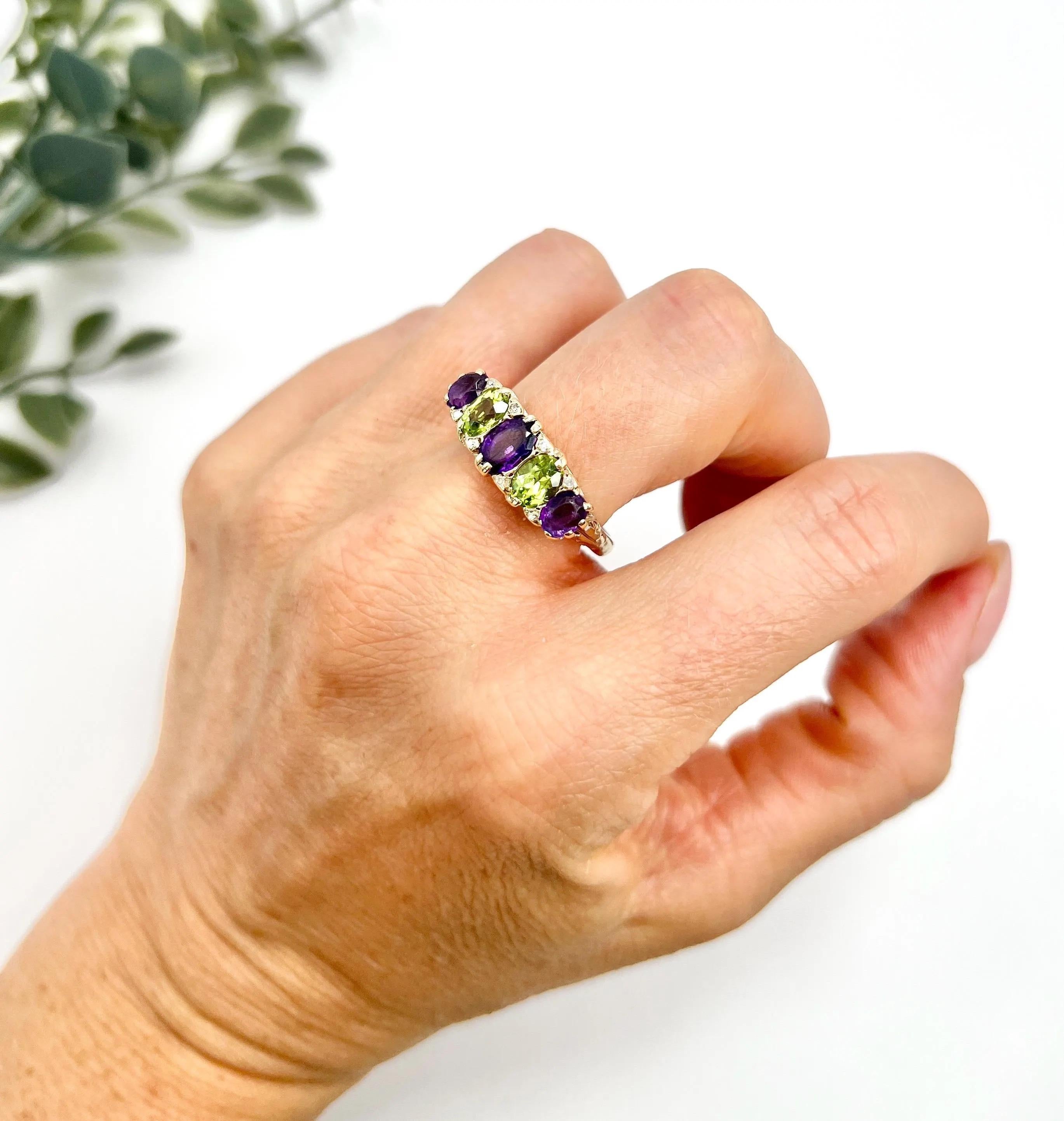 Édouardien Antique 9ct Gold, Edwardian Amethyst, Peridot & Diamond Carved Suffragette Ring en vente