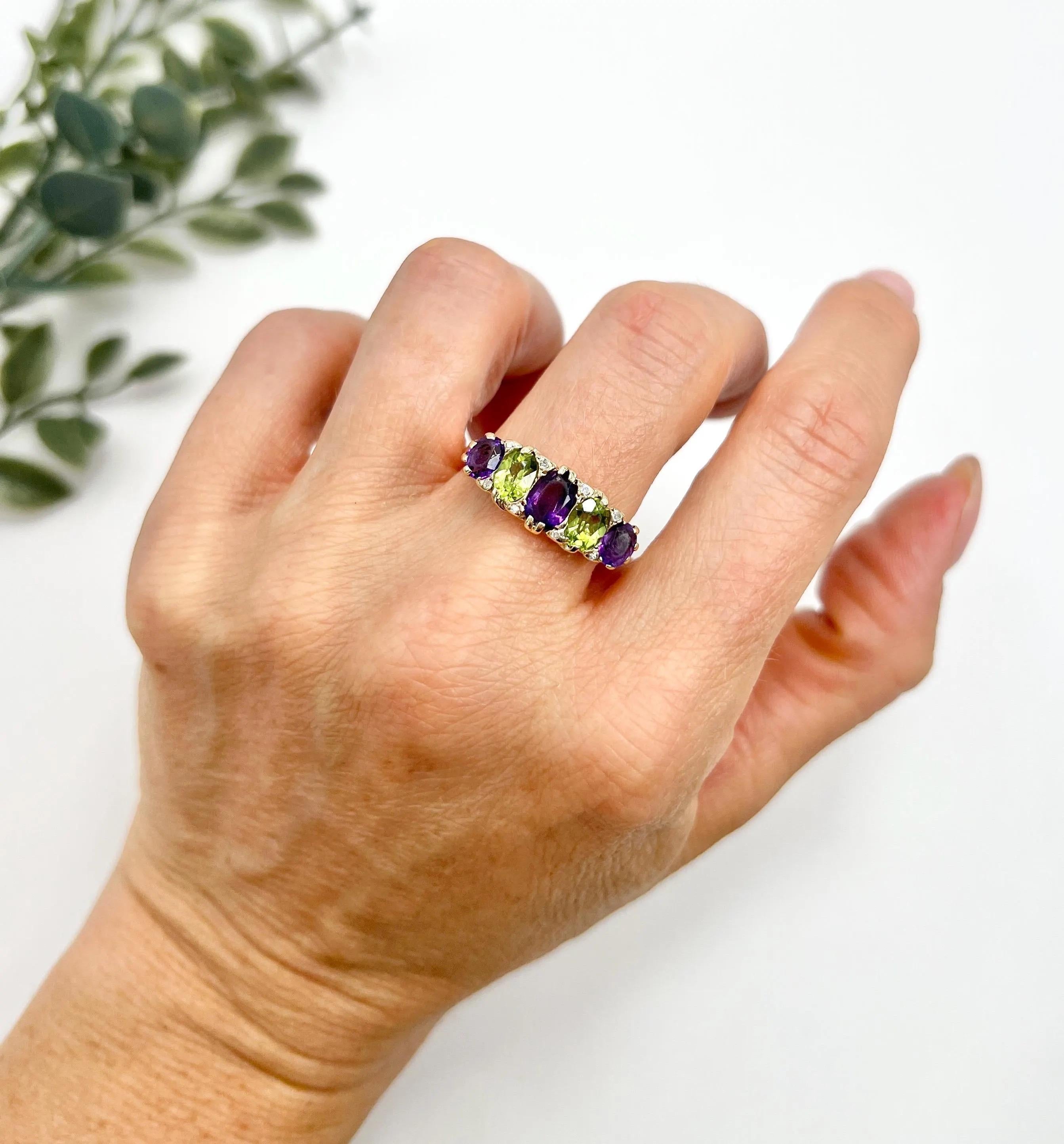 Taille ronde Antique 9ct Gold, Edwardian Amethyst, Peridot & Diamond Carved Suffragette Ring en vente