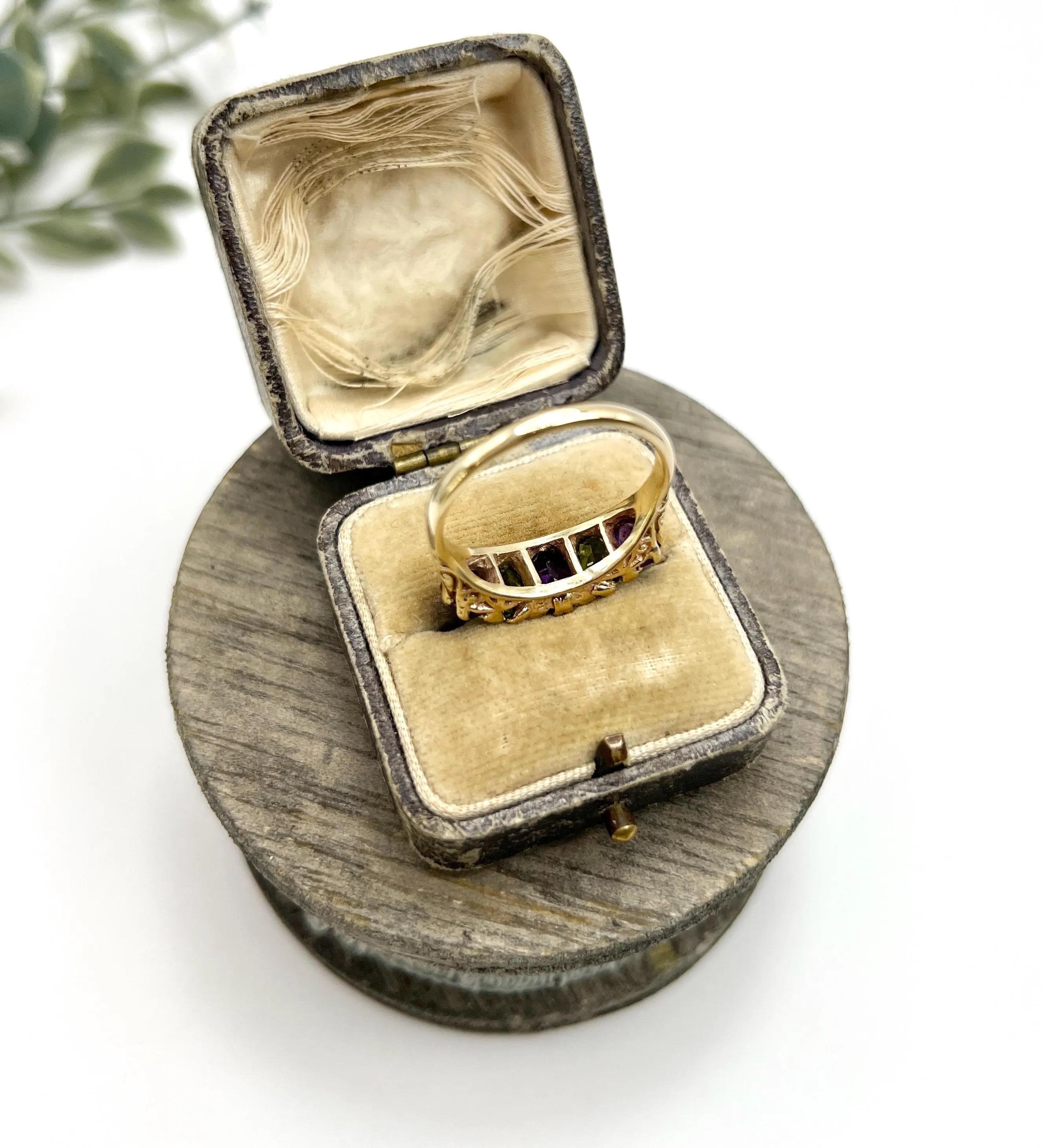 Antique 9ct Gold, Edwardian Amethyst, Peridot & Diamond Carved Suffragette Ring Unisexe en vente