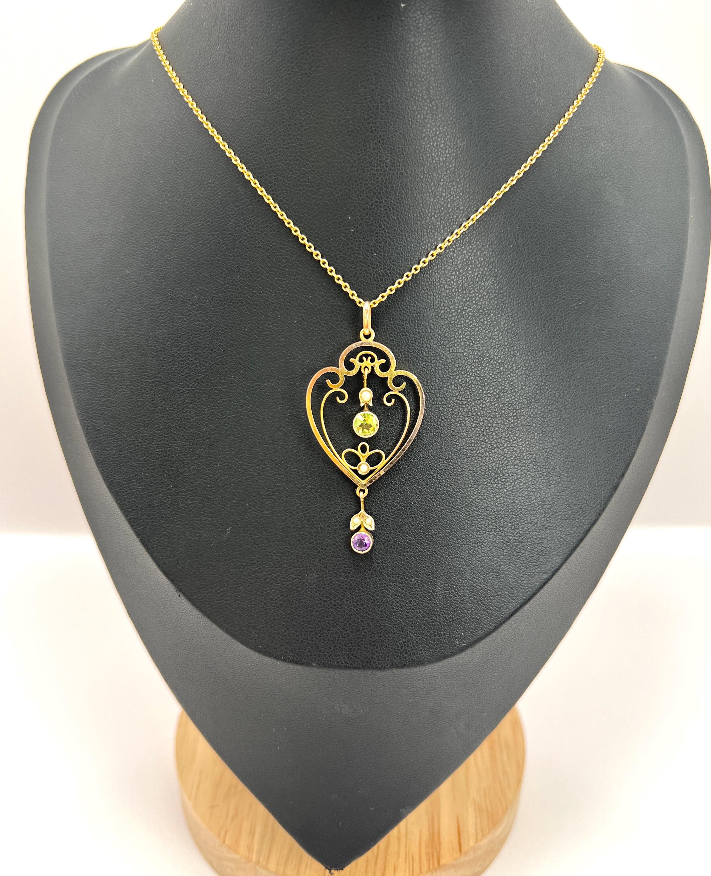 Édouardien Antique 9ct Gold, Edwardian Amethyst, Peridot & Seed Pearl Suffragette Pendant en vente
