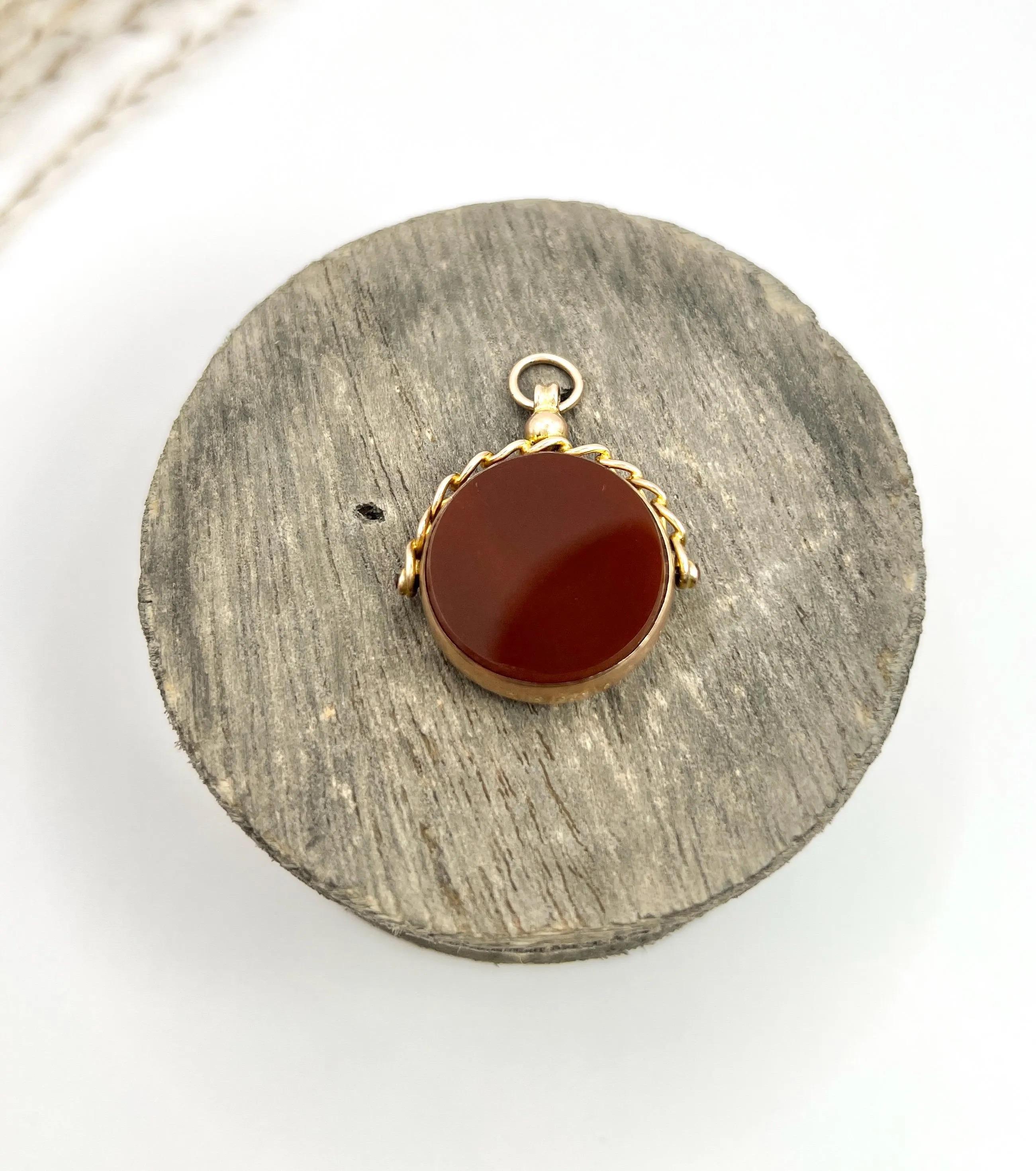 Antico portachiavi con sigillo in corniola eduardiana in oro 9ct con marchio Birmingham 1915 in vendita 3