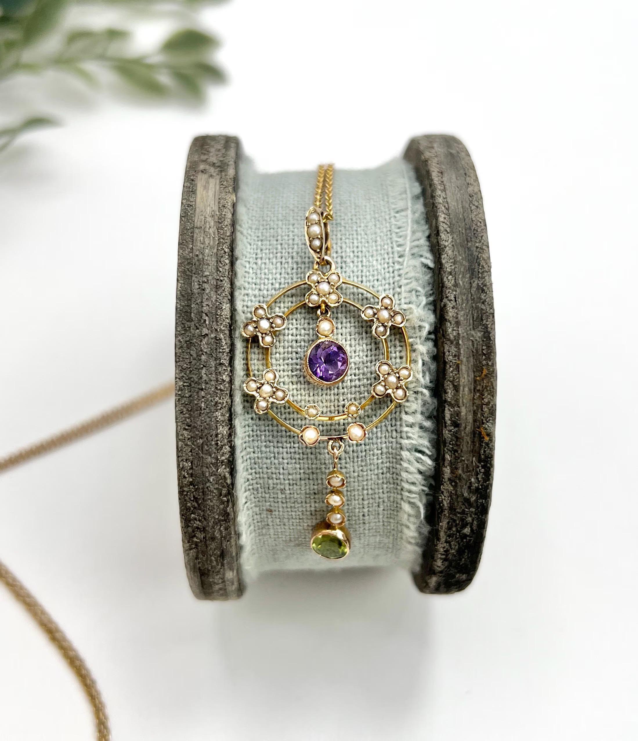 Antique 9ct Gold, Edwardian era Amethyst, Peridot & Pearl Suffragette Pendent In Good Condition For Sale In Brighton, GB