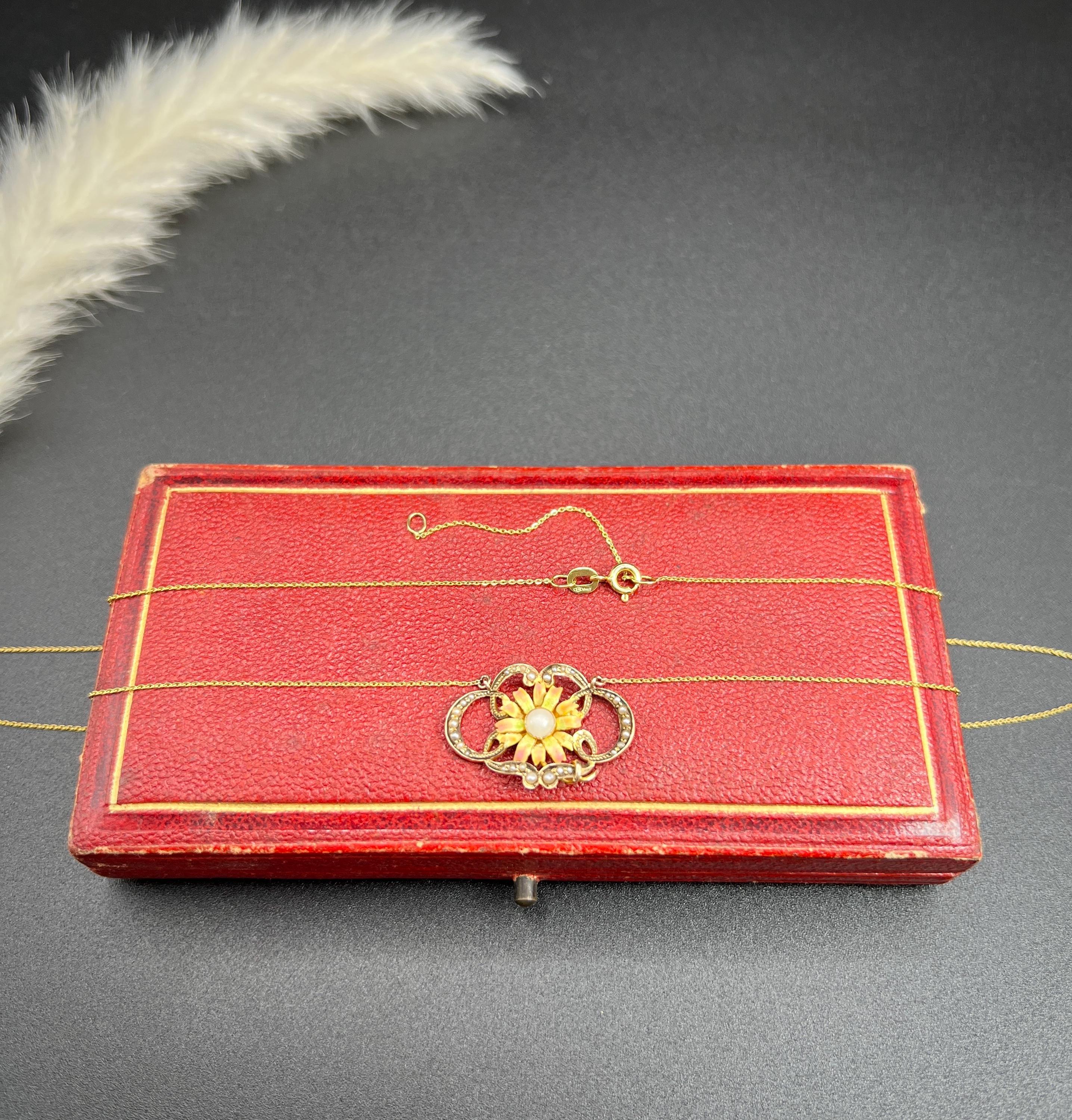 Antique 9ct Gold Edwardian era Enamel & Pearl Sunflower Floral Pendant Necklace For Sale 5