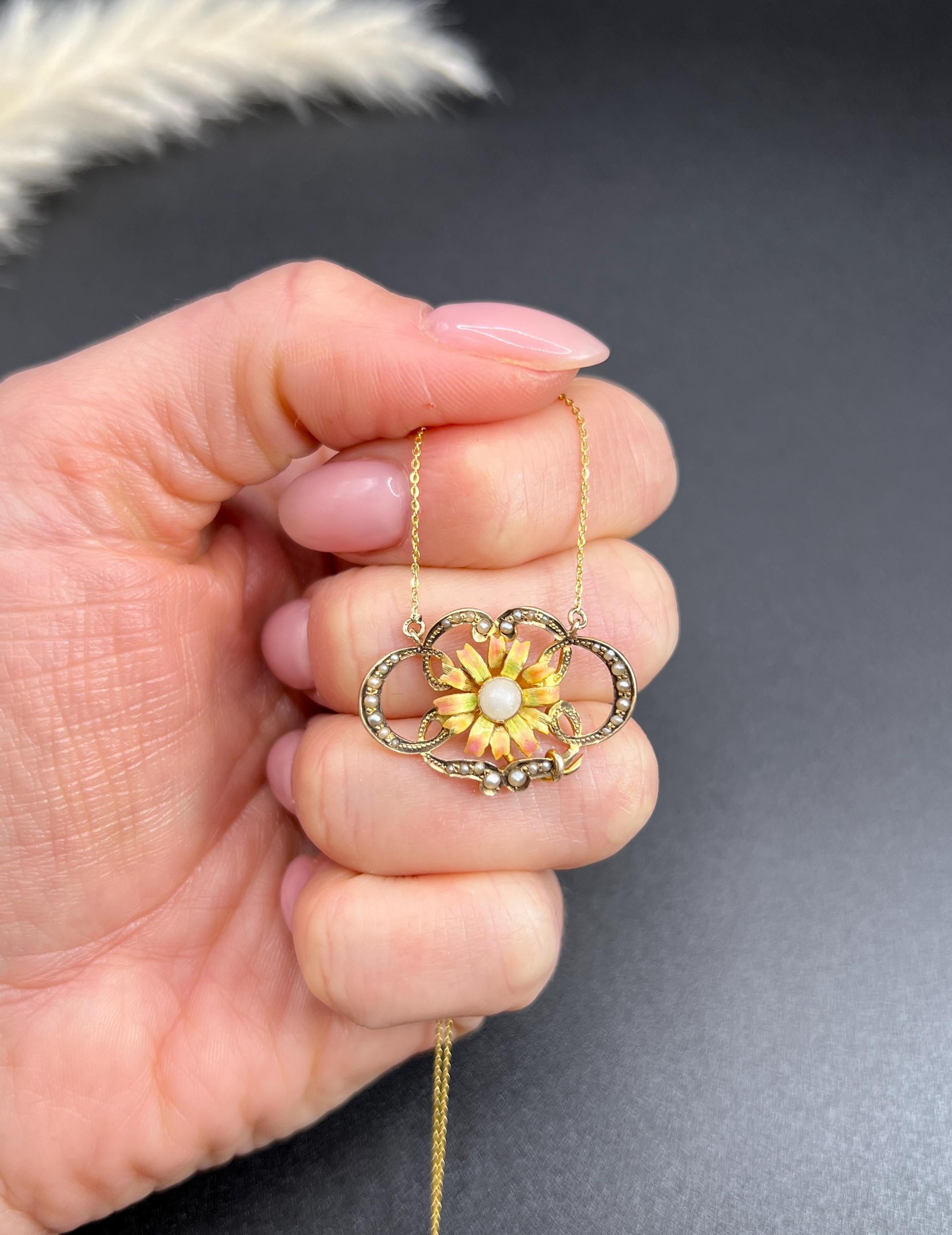 Antique 9ct Gold Edwardian era Enamel & Pearl Sunflower Floral Pendant Necklace For Sale 2