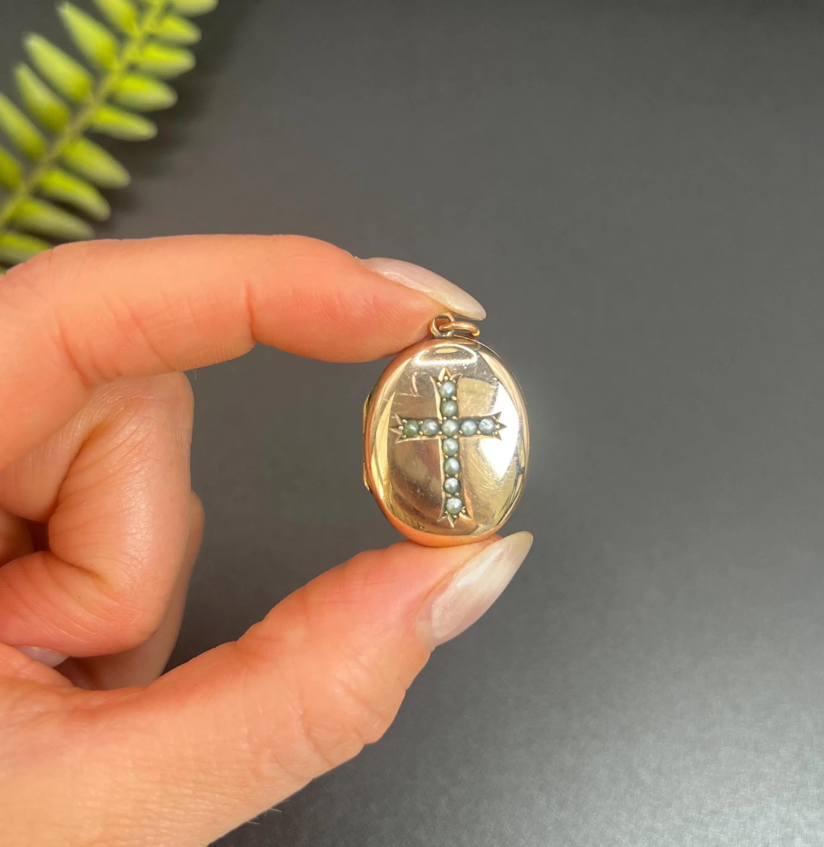 Antique 9ct Gold, Edwardian era Seed Pearl Cross Oval Shaped Locket For Sale 5