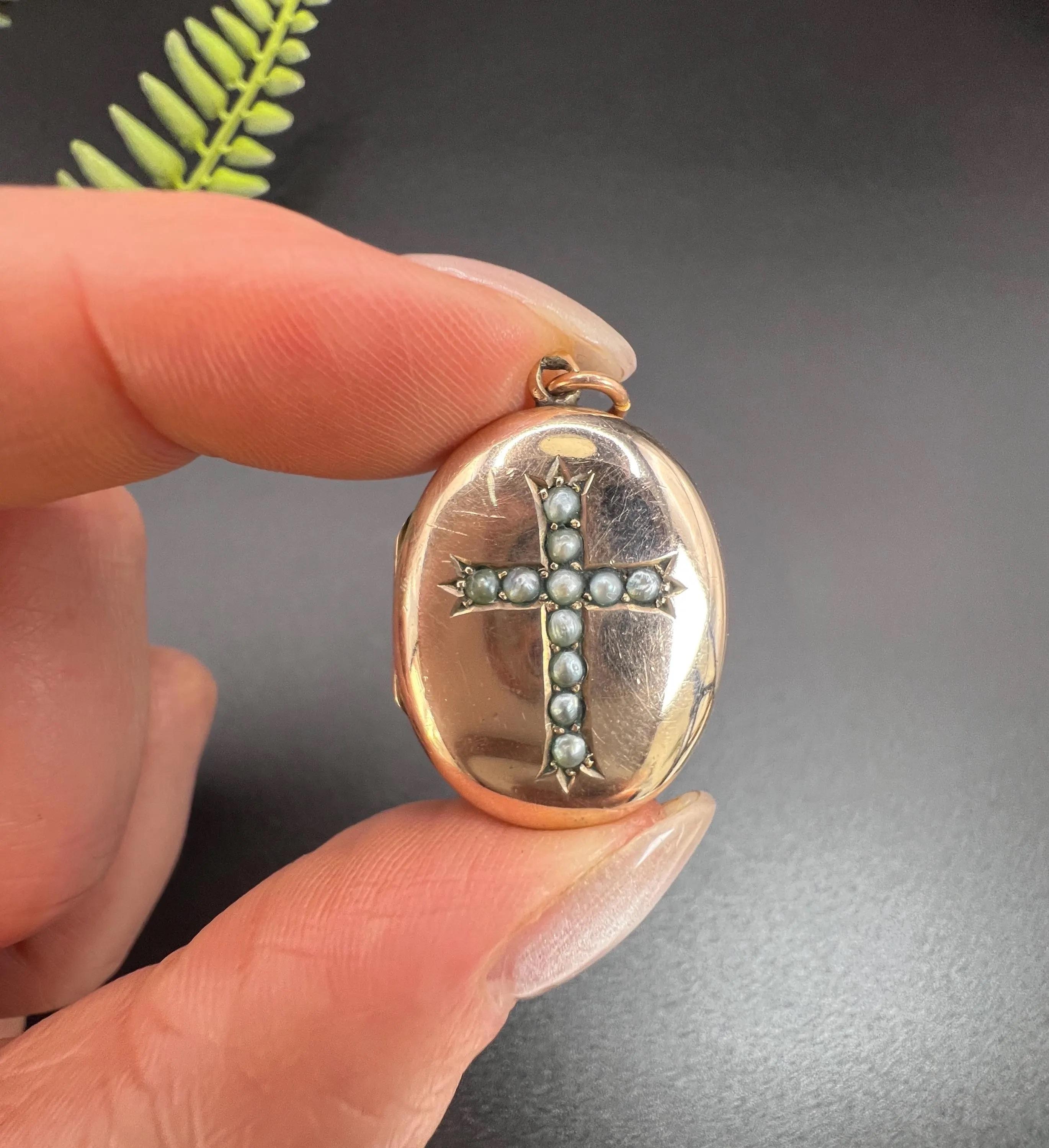 Antique 9ct Gold, Edwardian era Seed Pearl Cross Oval Shaped Locket For Sale 6