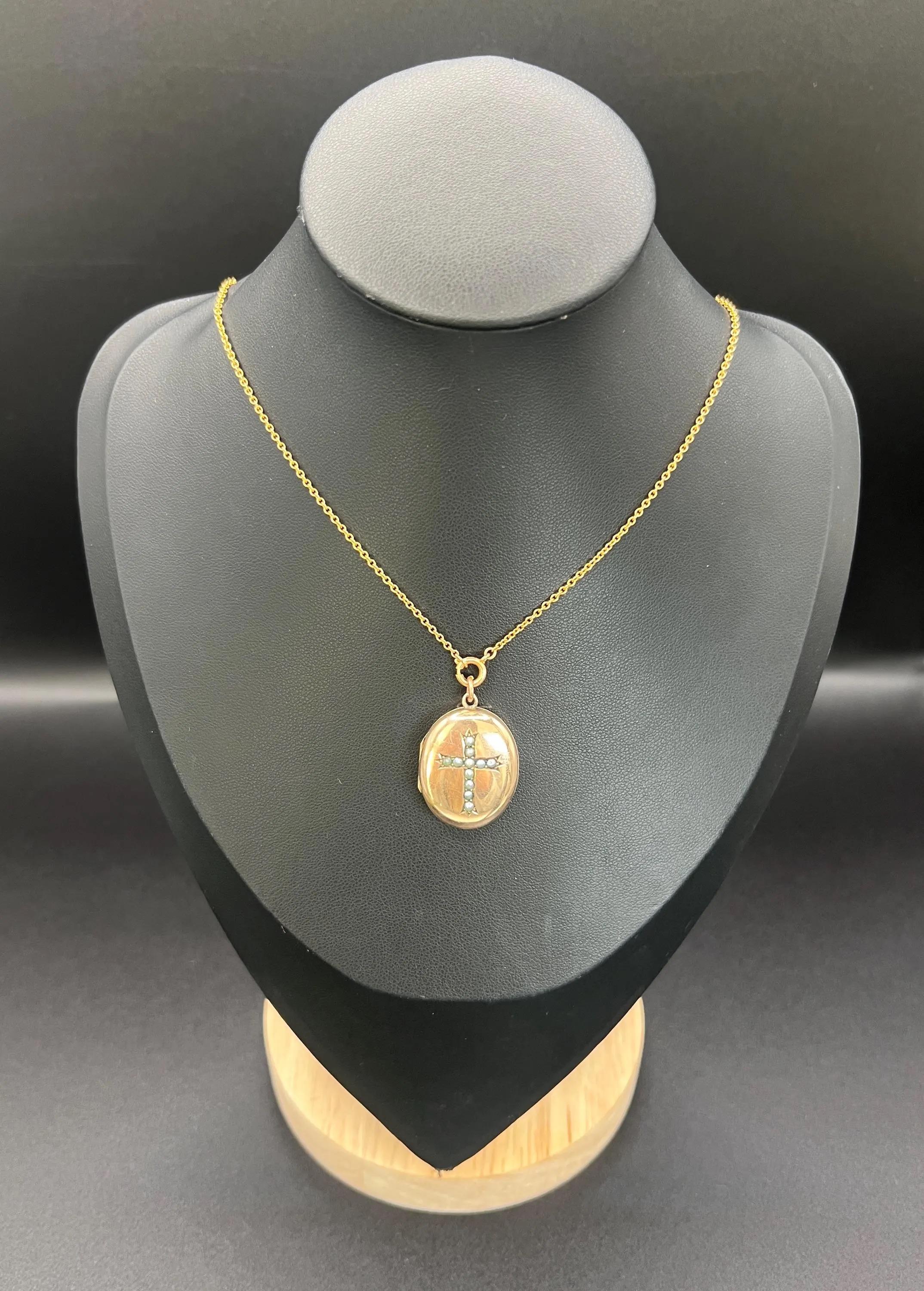 Round Cut Antique 9ct Gold, Edwardian era Seed Pearl Cross Oval Shaped Locket For Sale