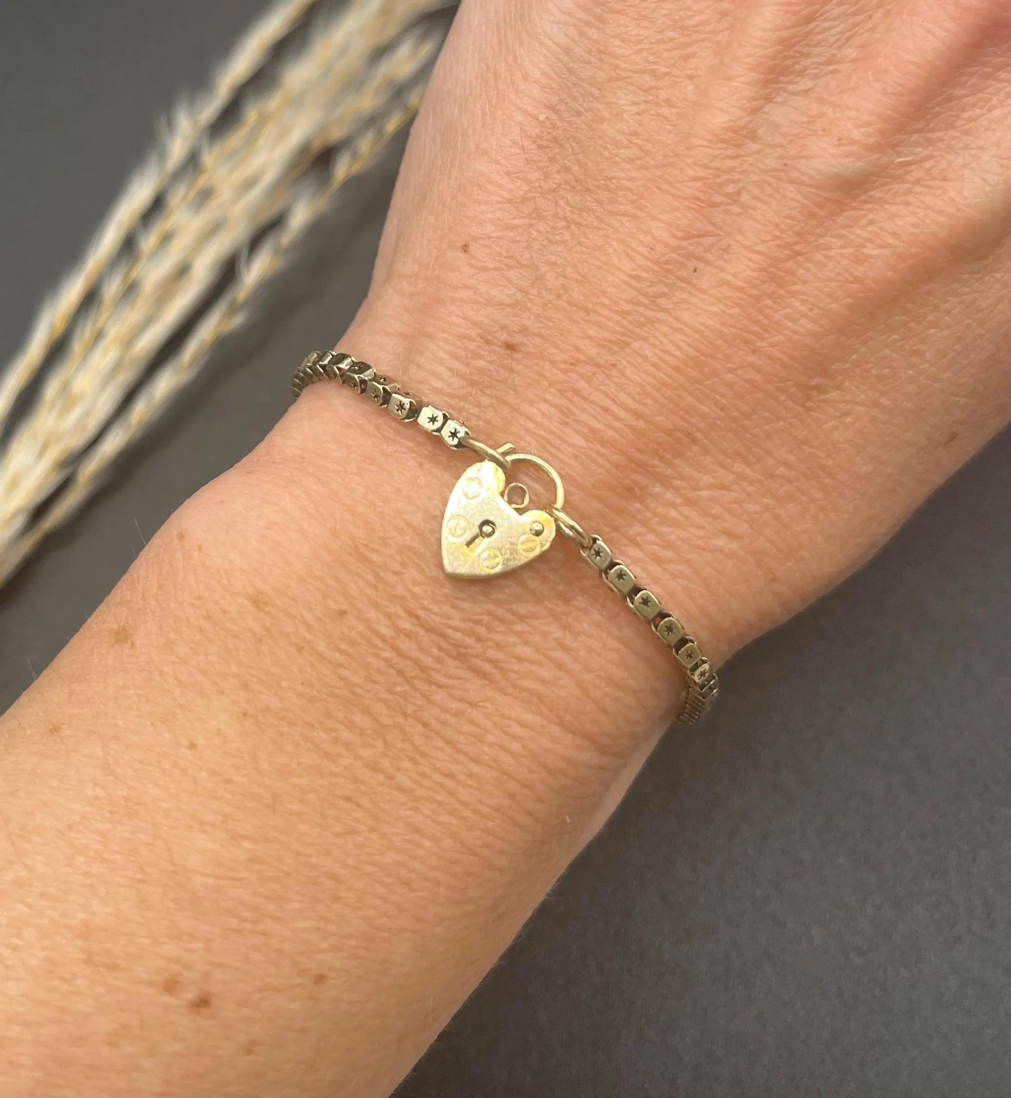 Antique 9ct Gold, Edwardian Fancy Fancy Box Link Bracelet with Heart Padlock For Sale 7