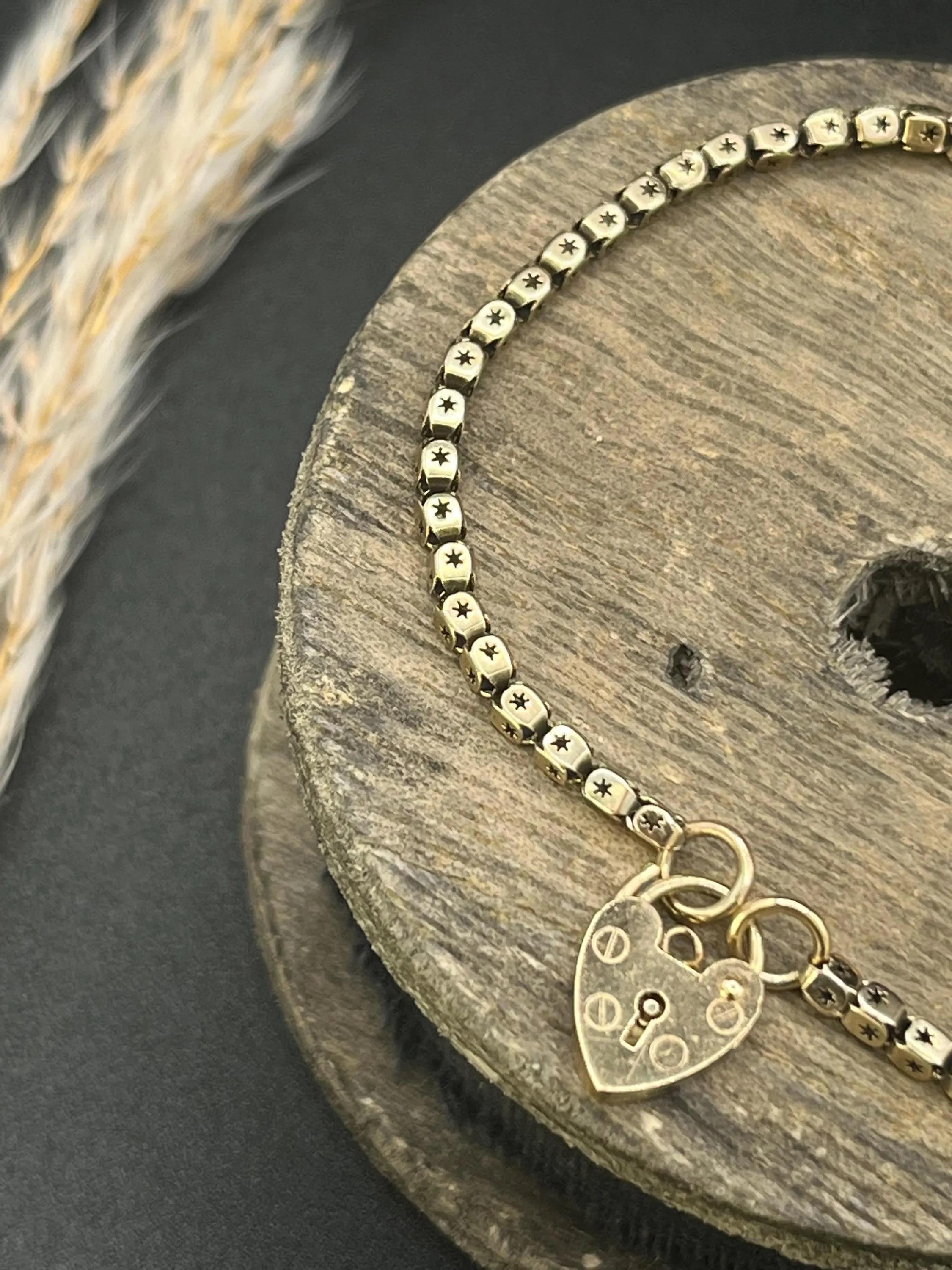 Antique 9ct Gold, Edwardian Fancy Fancy Box Link Bracelet with Heart Padlock For Sale 1