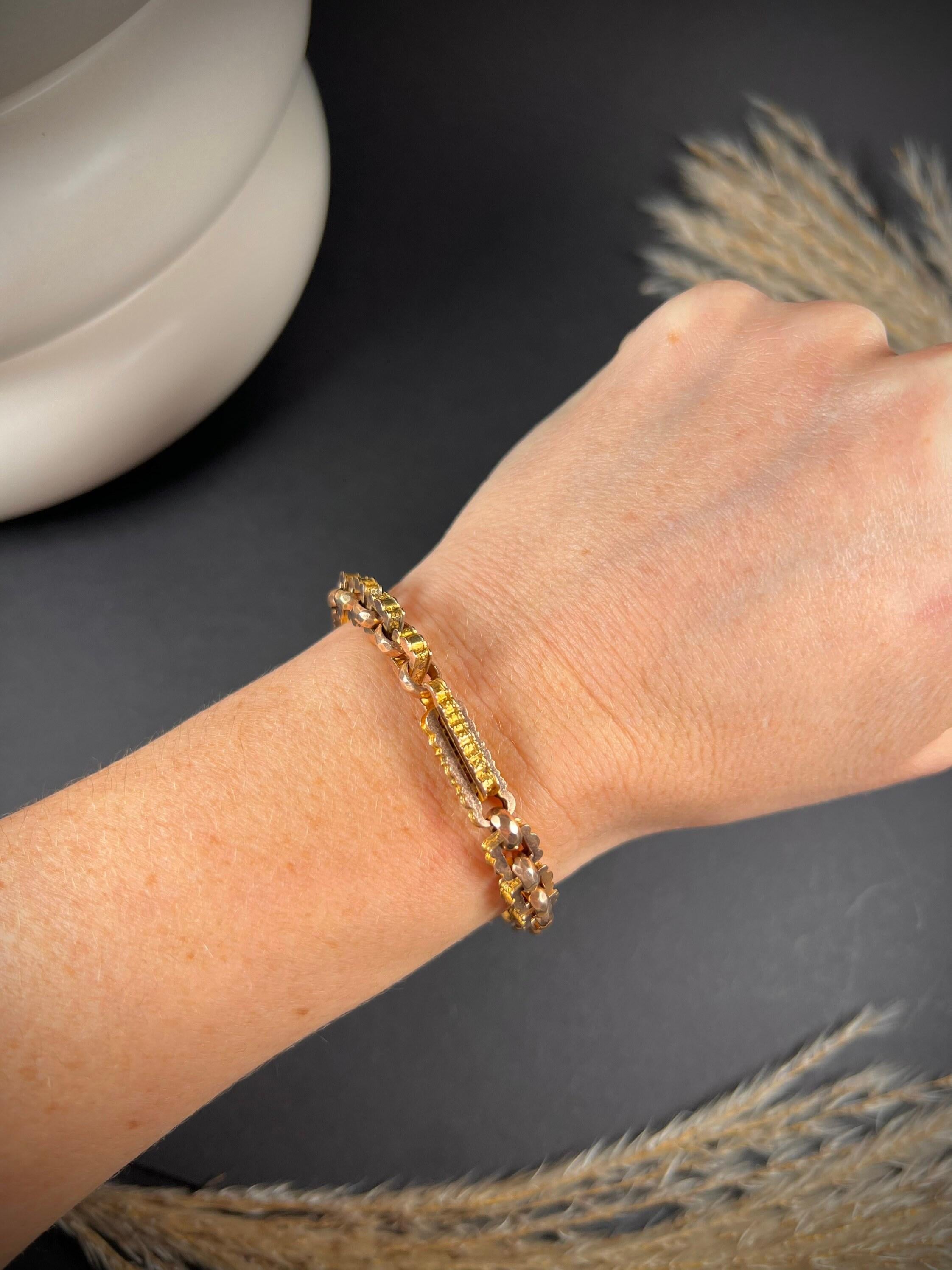 Antique 9ct Gold Edwardian Fancy Link Bracelet en vente 3