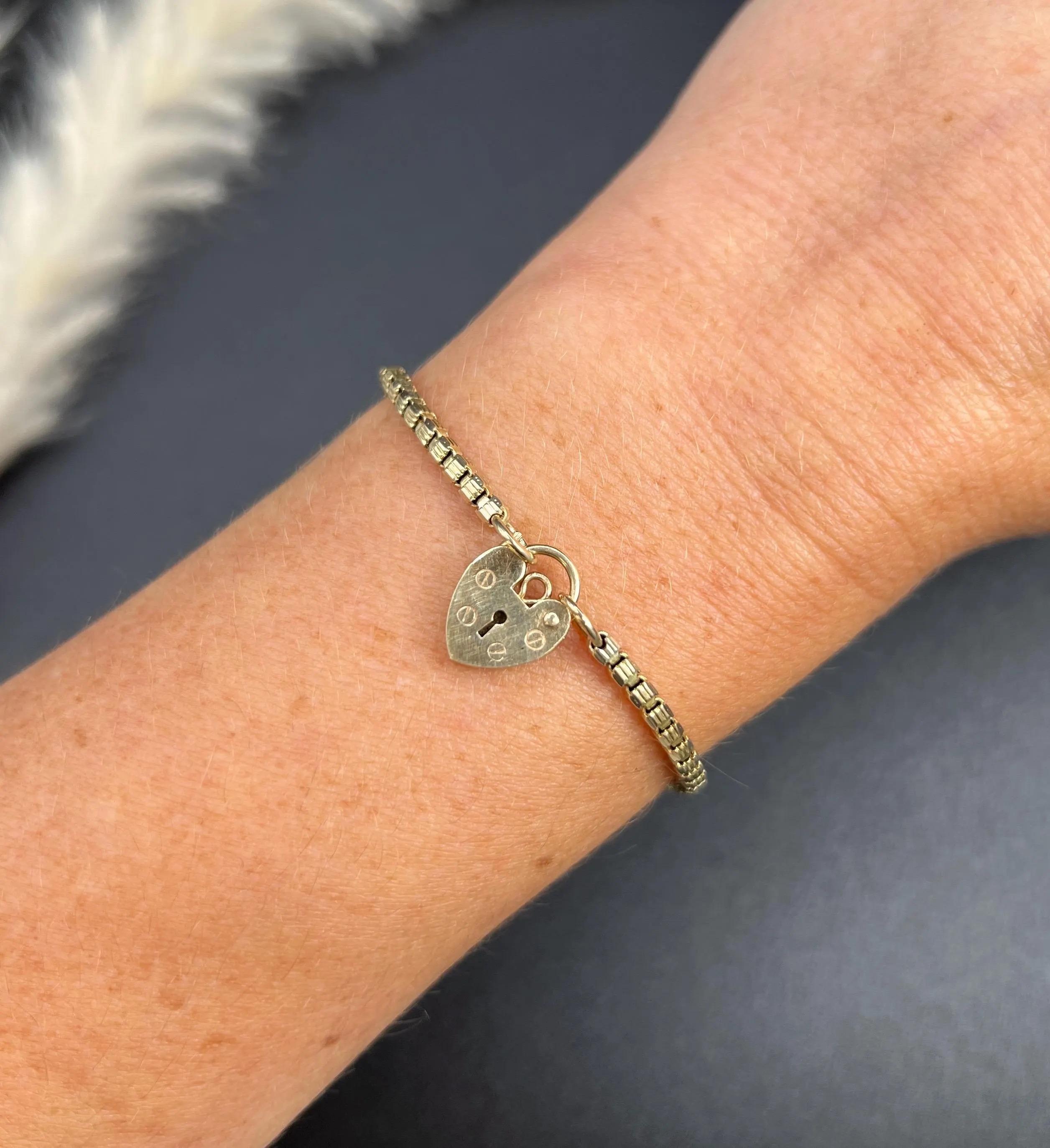 Antique 9ct Gold, Edwardian Fancy Snake Box Link Bracelet with Heart Padlock in vendita 5