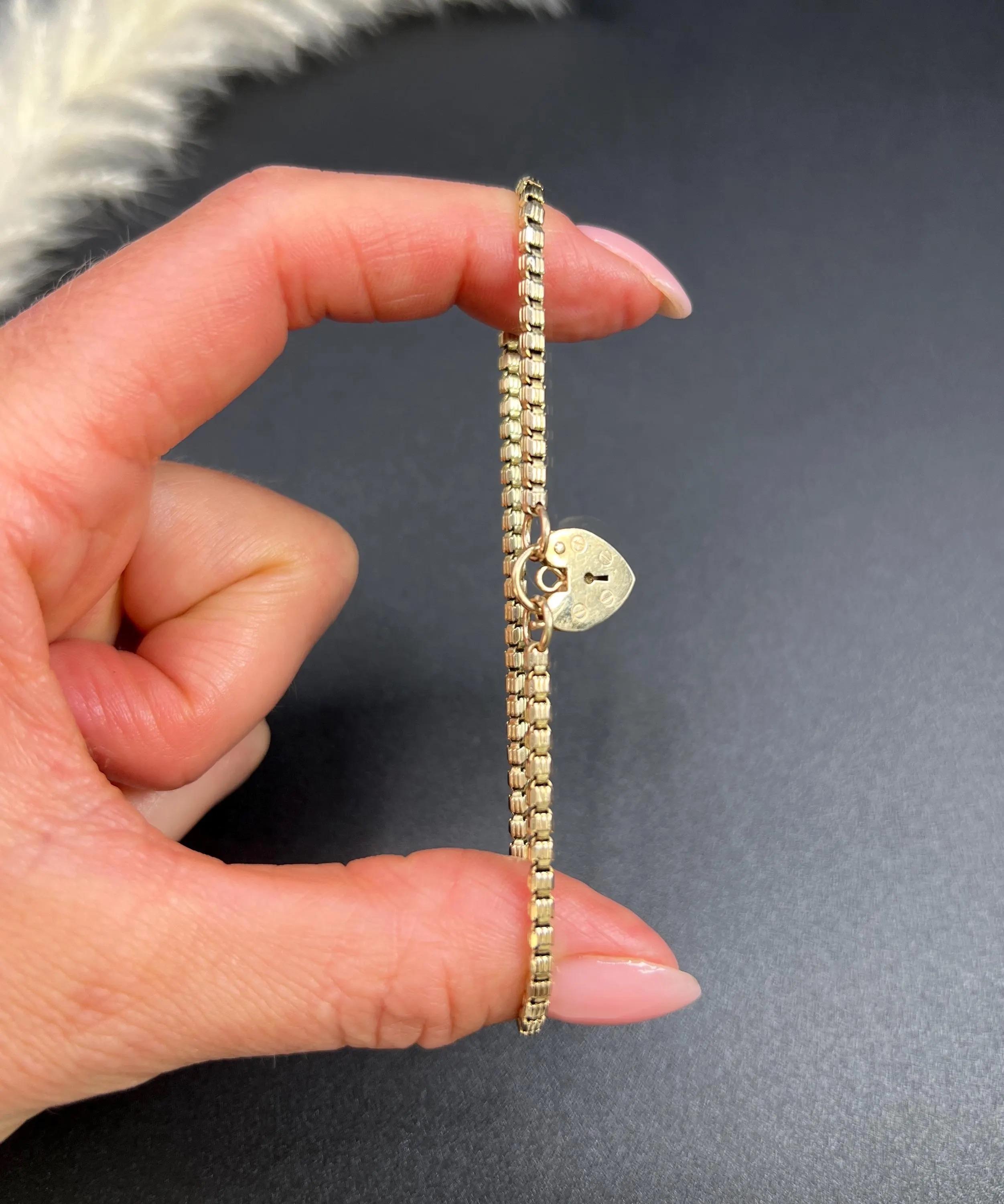 Edoardiano Antique 9ct Gold, Edwardian Fancy Snake Box Link Bracelet with Heart Padlock in vendita